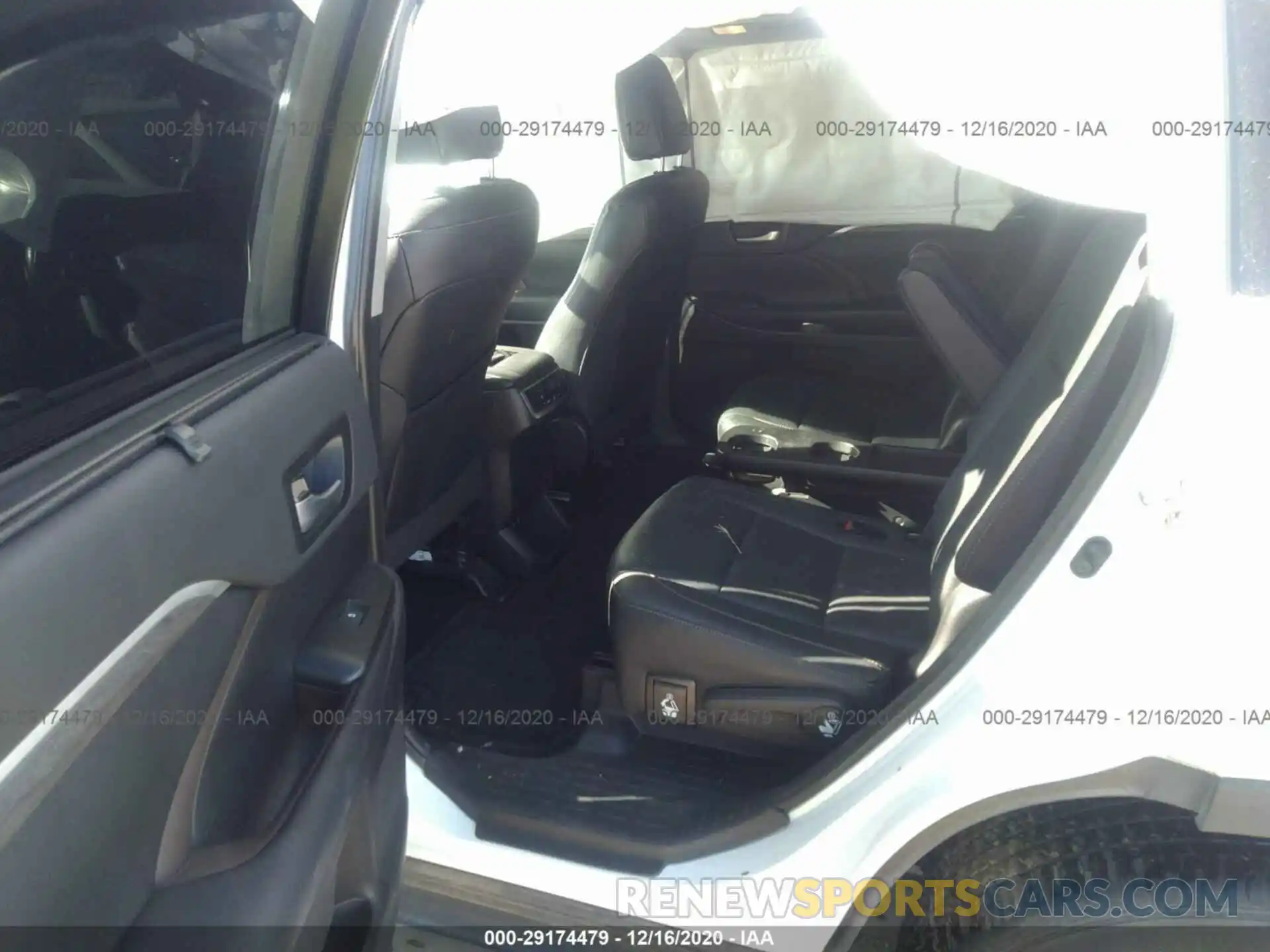 8 Photograph of a damaged car 5TDYZRFH0KS292159 TOYOTA HIGHLANDER 2019