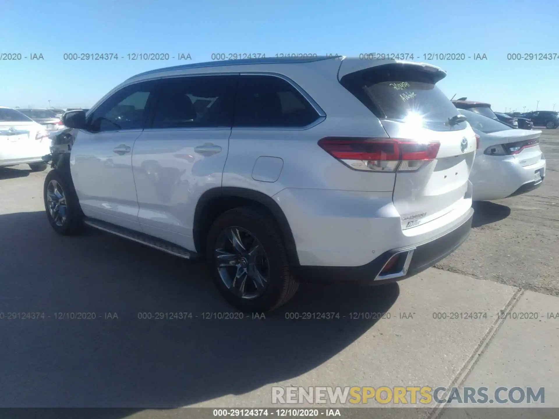 3 Photograph of a damaged car 5TDYZRFH0KS301412 TOYOTA HIGHLANDER 2019