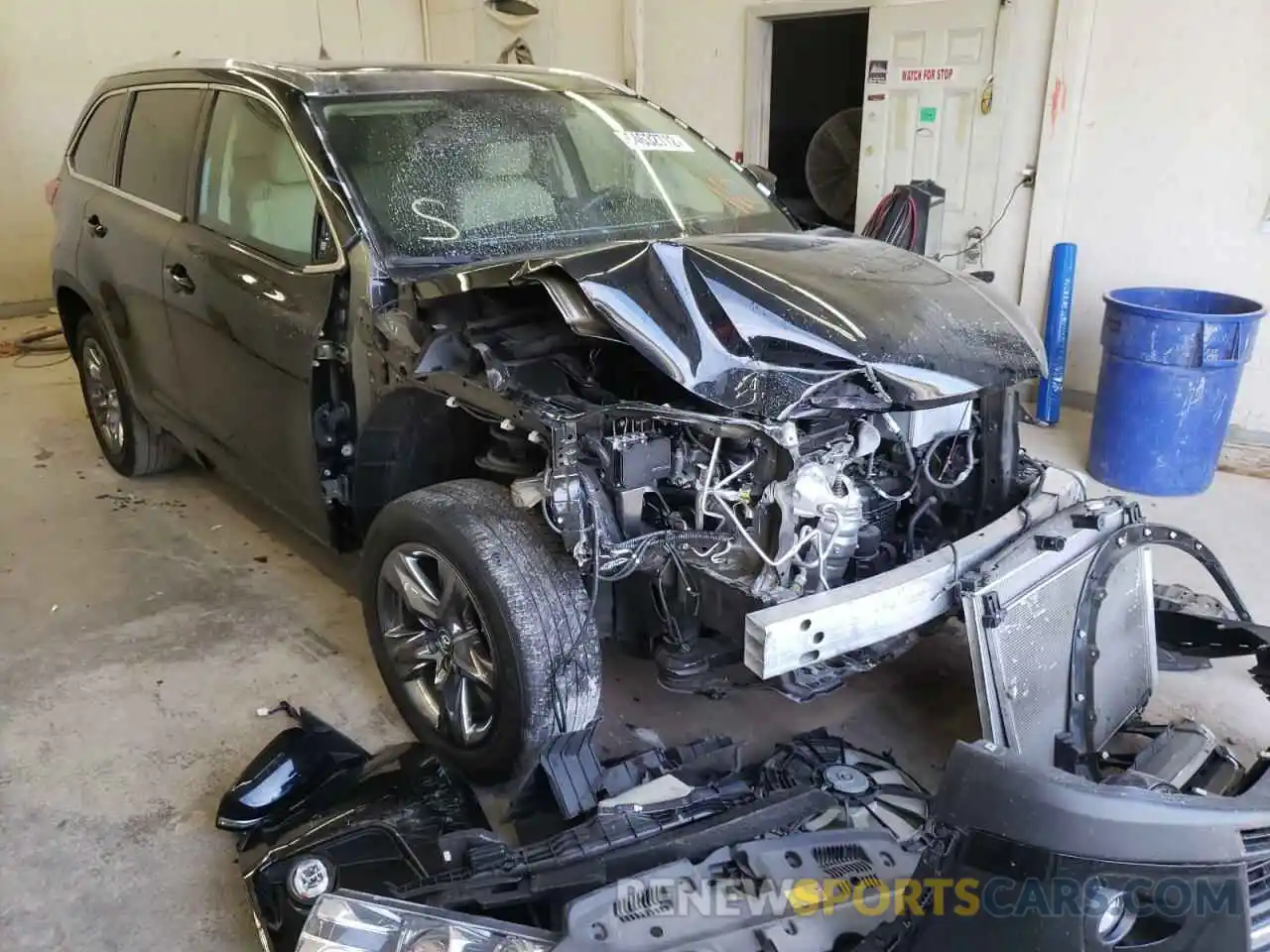 1 Photograph of a damaged car 5TDYZRFH0KS304830 TOYOTA HIGHLANDER 2019