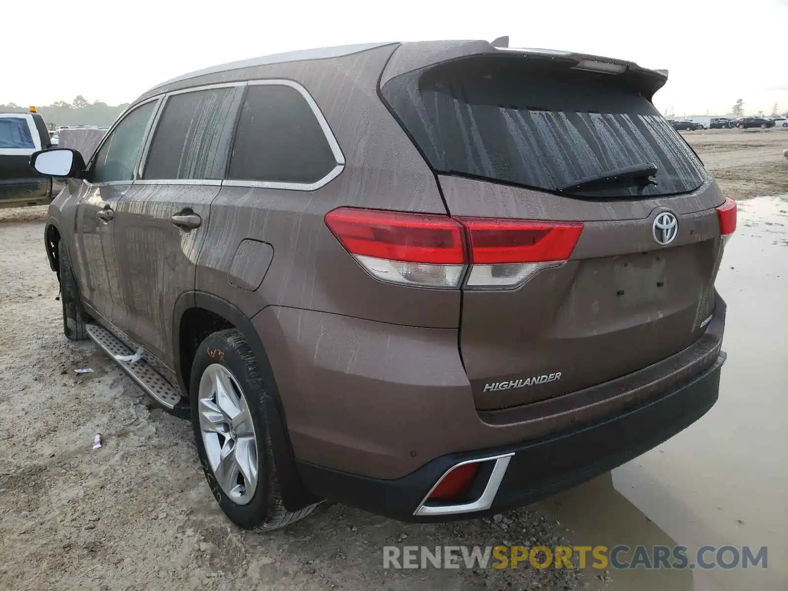 3 Photograph of a damaged car 5TDYZRFH0KS306321 TOYOTA HIGHLANDER 2019