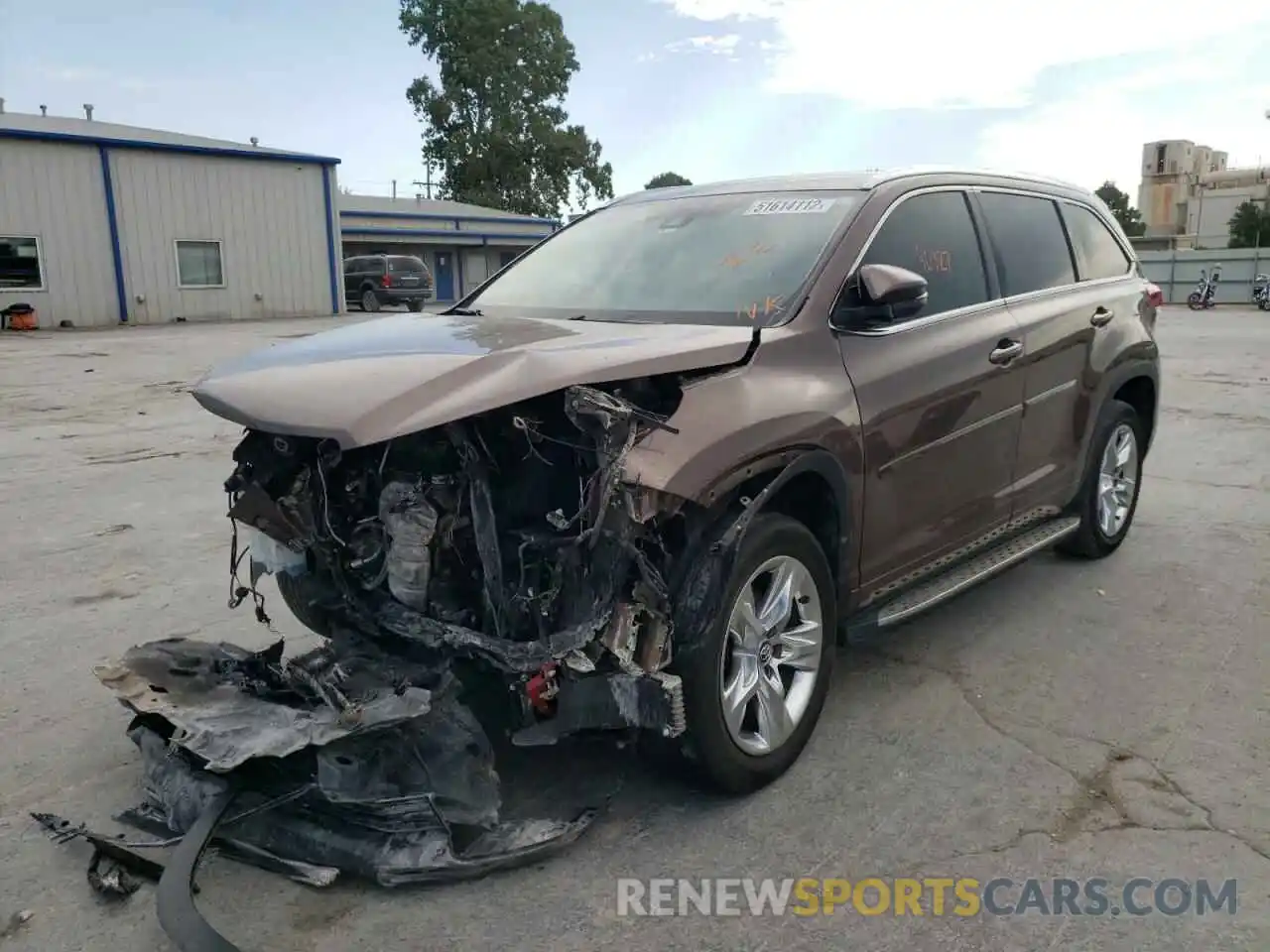 2 Photograph of a damaged car 5TDYZRFH0KS306349 TOYOTA HIGHLANDER 2019