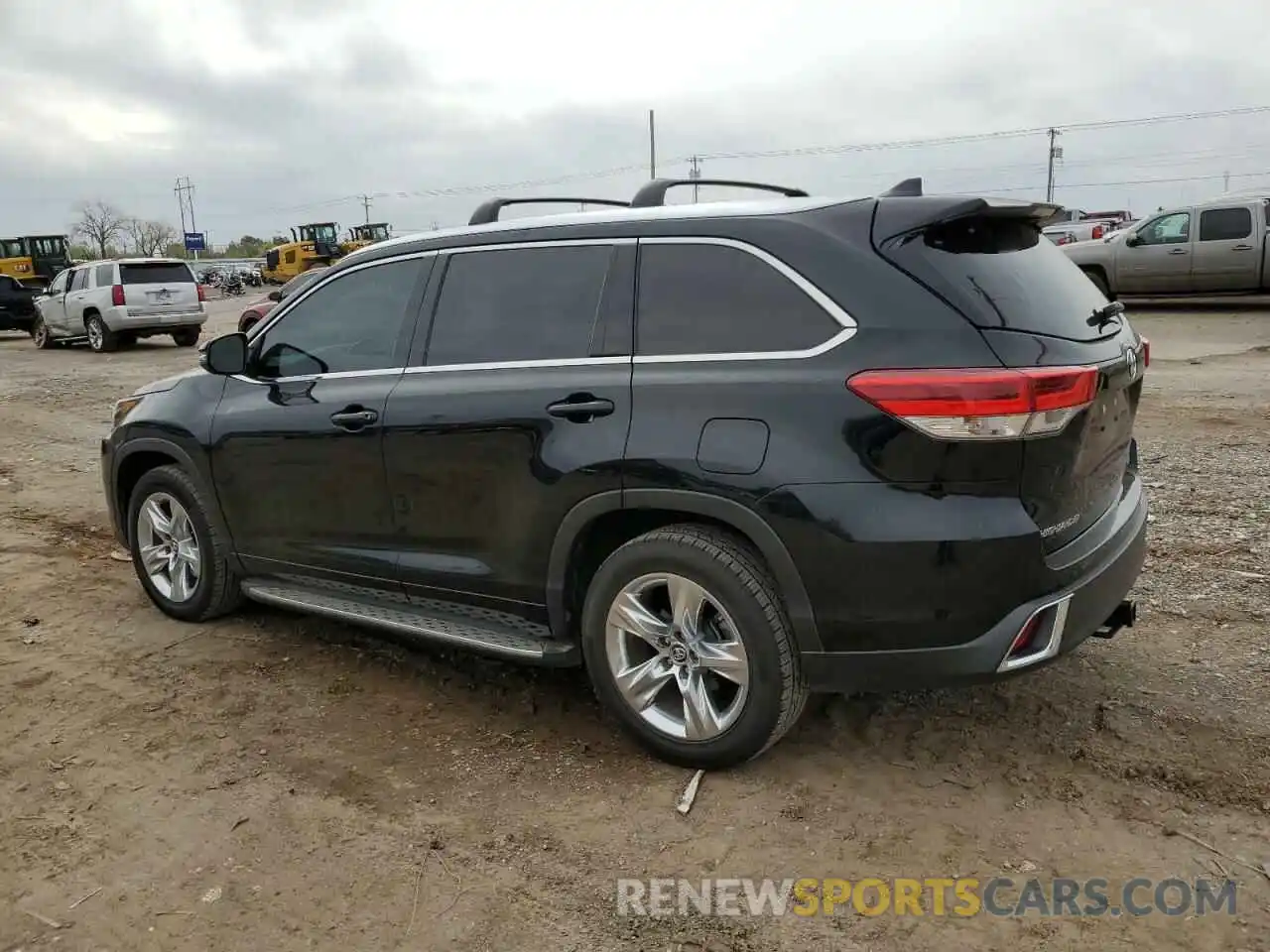 2 Photograph of a damaged car 5TDYZRFH0KS318579 TOYOTA HIGHLANDER 2019