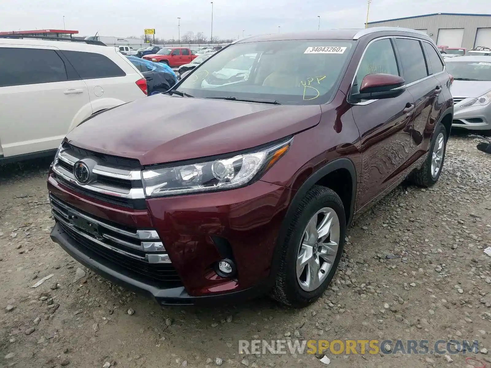 2 Photograph of a damaged car 5TDYZRFH0KS322258 TOYOTA HIGHLANDER 2019