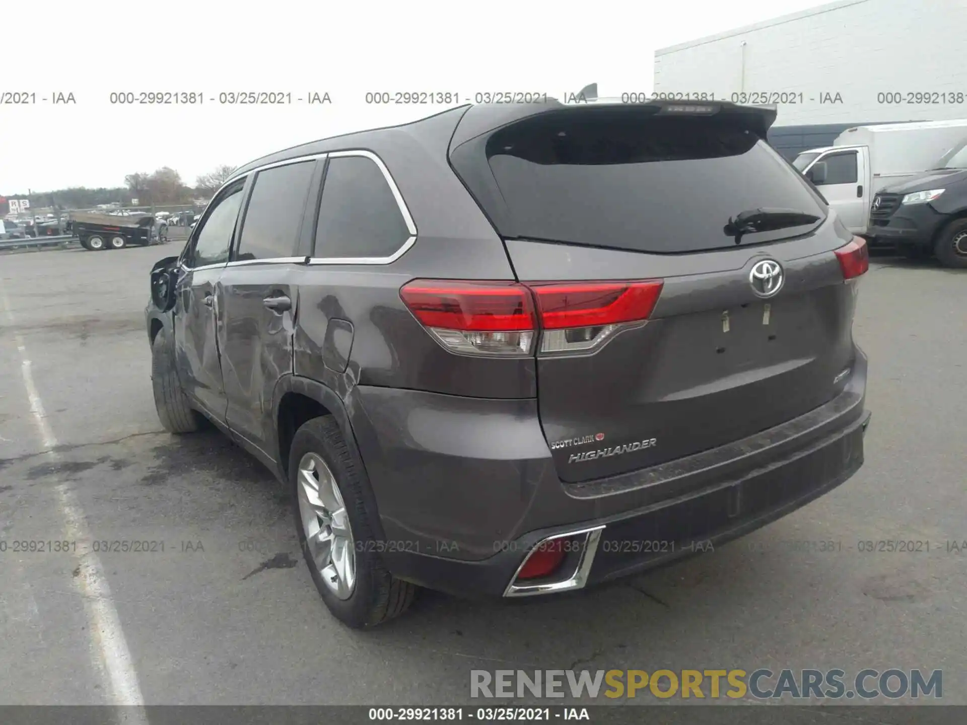 3 Photograph of a damaged car 5TDYZRFH0KS325435 TOYOTA HIGHLANDER 2019