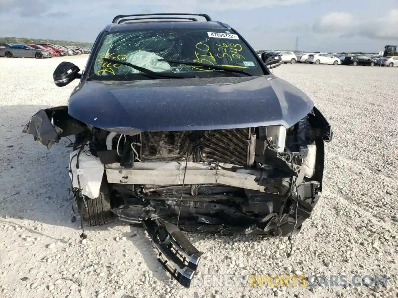 9 Photograph of a damaged car 5TDYZRFH0KS326343 TOYOTA HIGHLANDER 2019