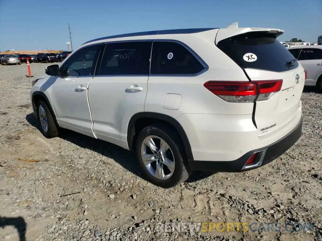 3 Photograph of a damaged car 5TDYZRFH0KS326634 TOYOTA HIGHLANDER 2019