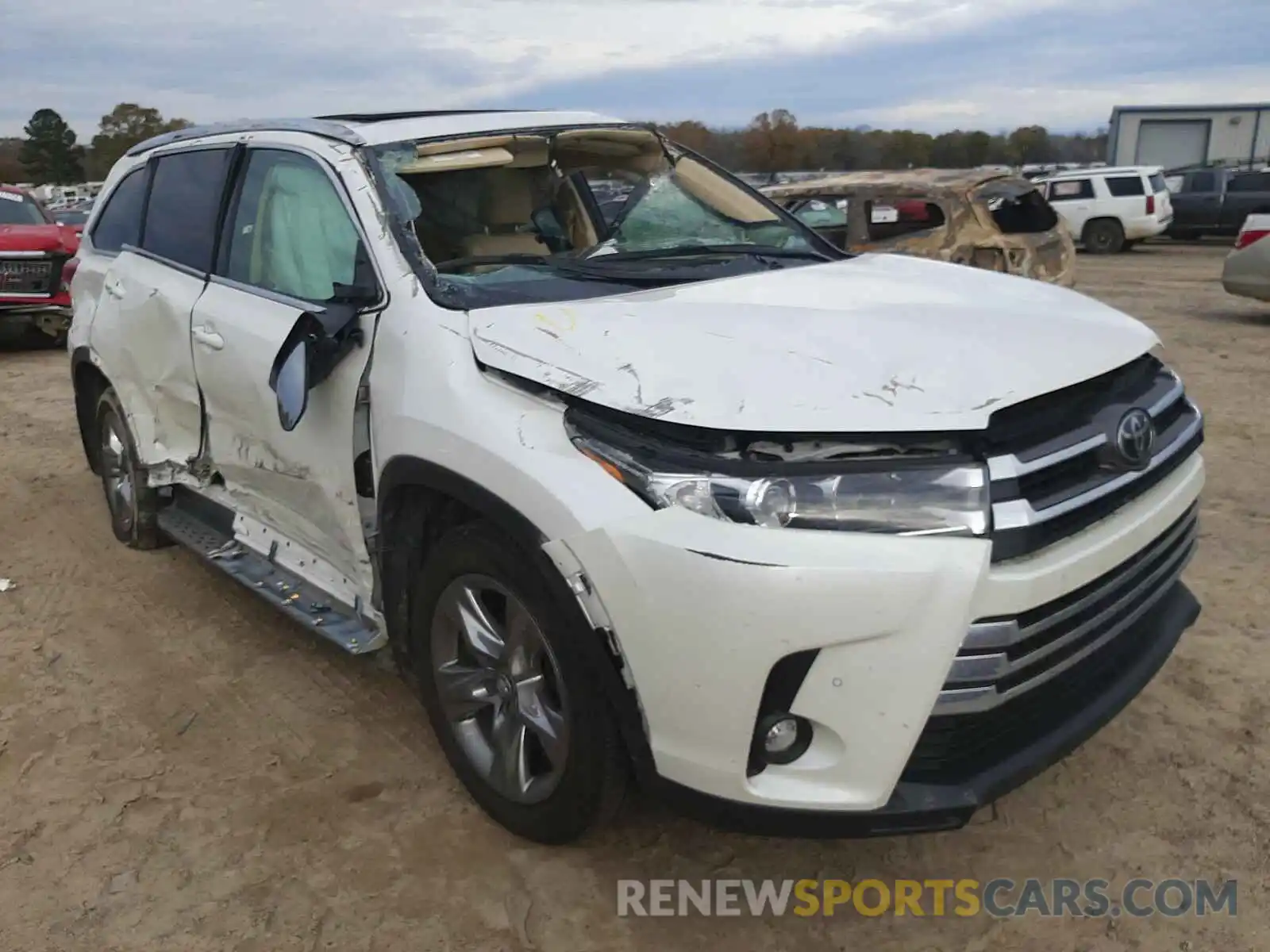 1 Photograph of a damaged car 5TDYZRFH0KS336922 TOYOTA HIGHLANDER 2019