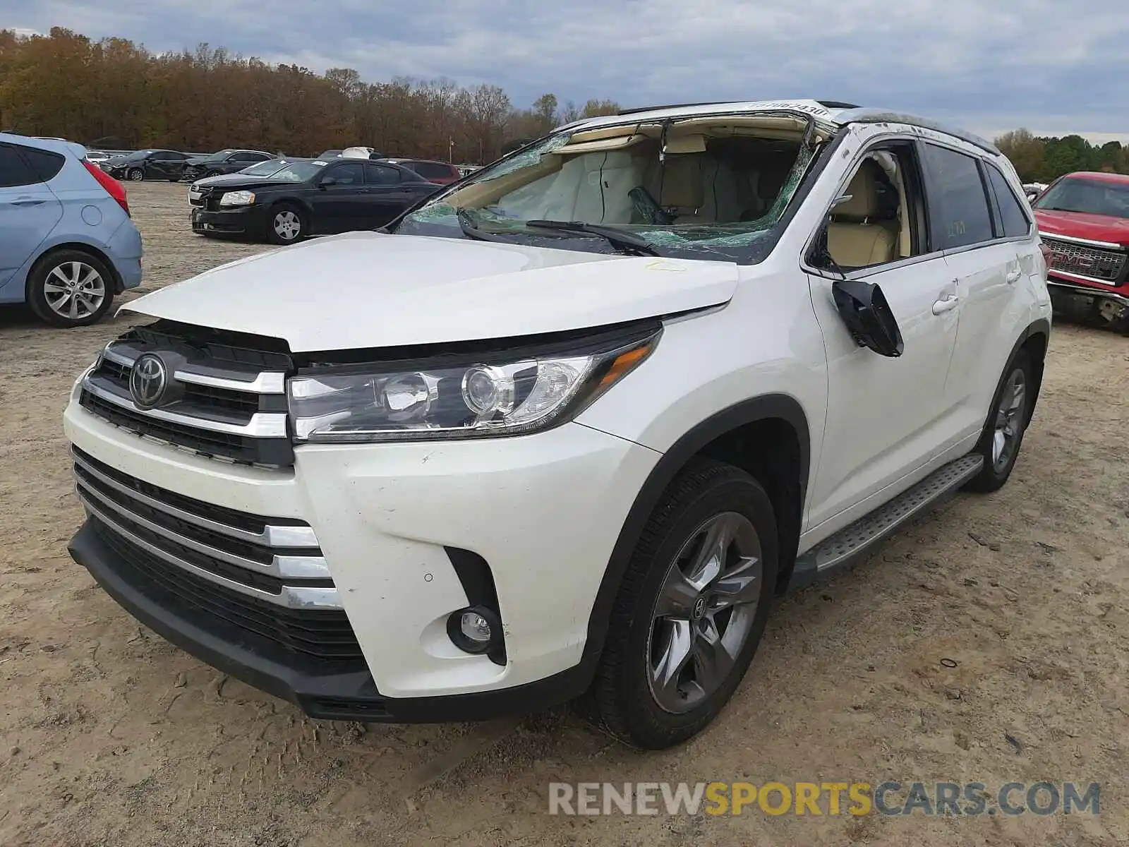 2 Photograph of a damaged car 5TDYZRFH0KS336922 TOYOTA HIGHLANDER 2019