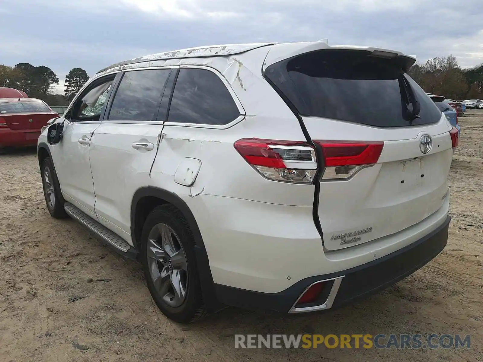 3 Photograph of a damaged car 5TDYZRFH0KS336922 TOYOTA HIGHLANDER 2019