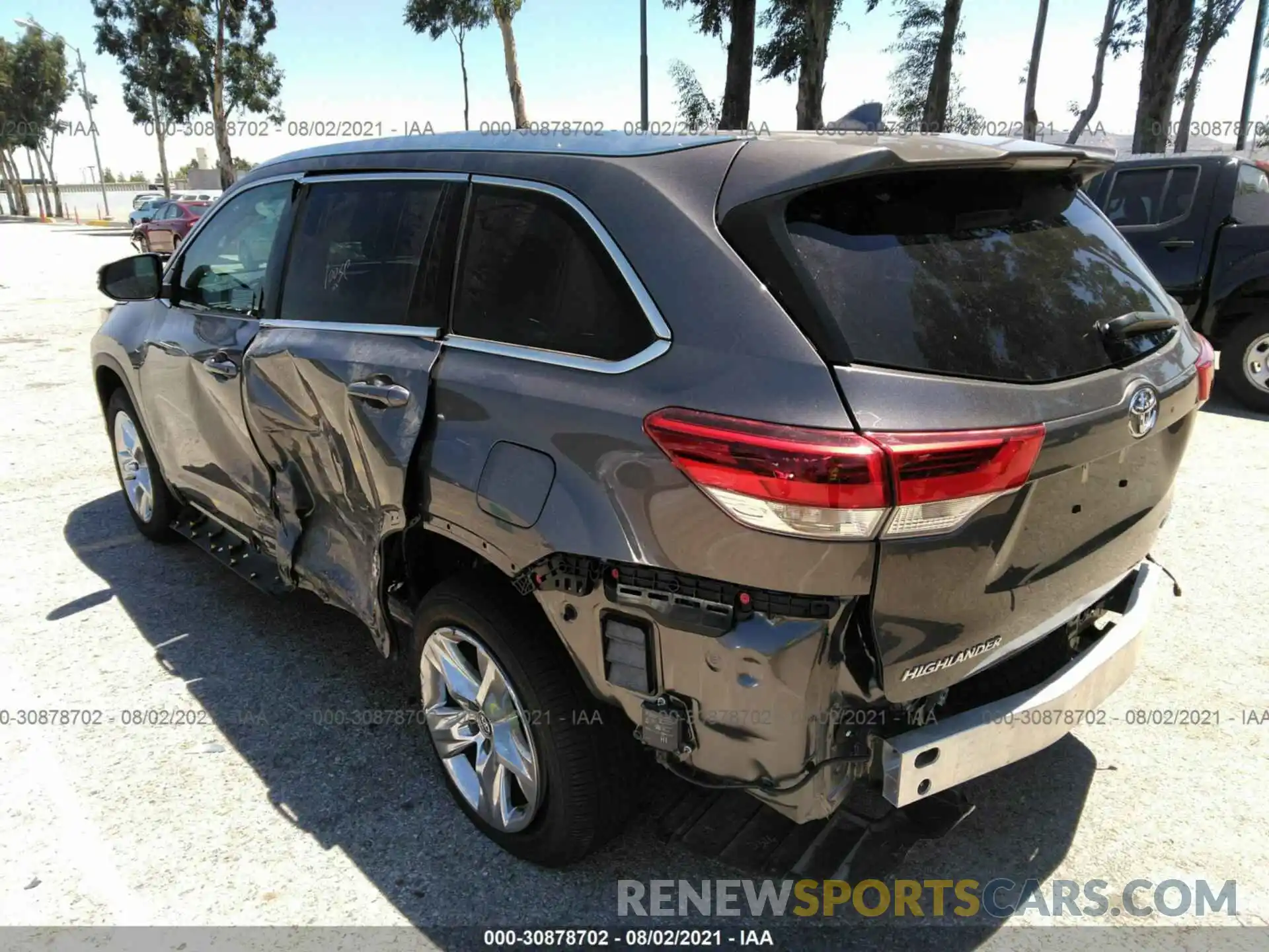 3 Photograph of a damaged car 5TDYZRFH0KS353803 TOYOTA HIGHLANDER 2019