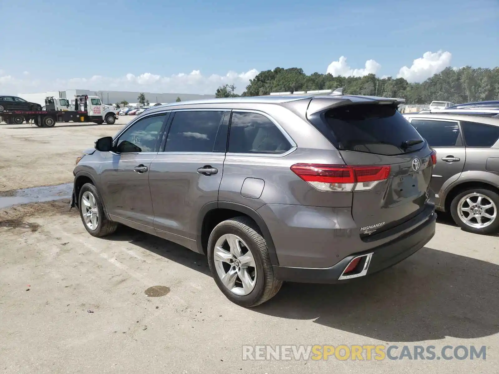 3 Photograph of a damaged car 5TDYZRFH1KS295538 TOYOTA HIGHLANDER 2019