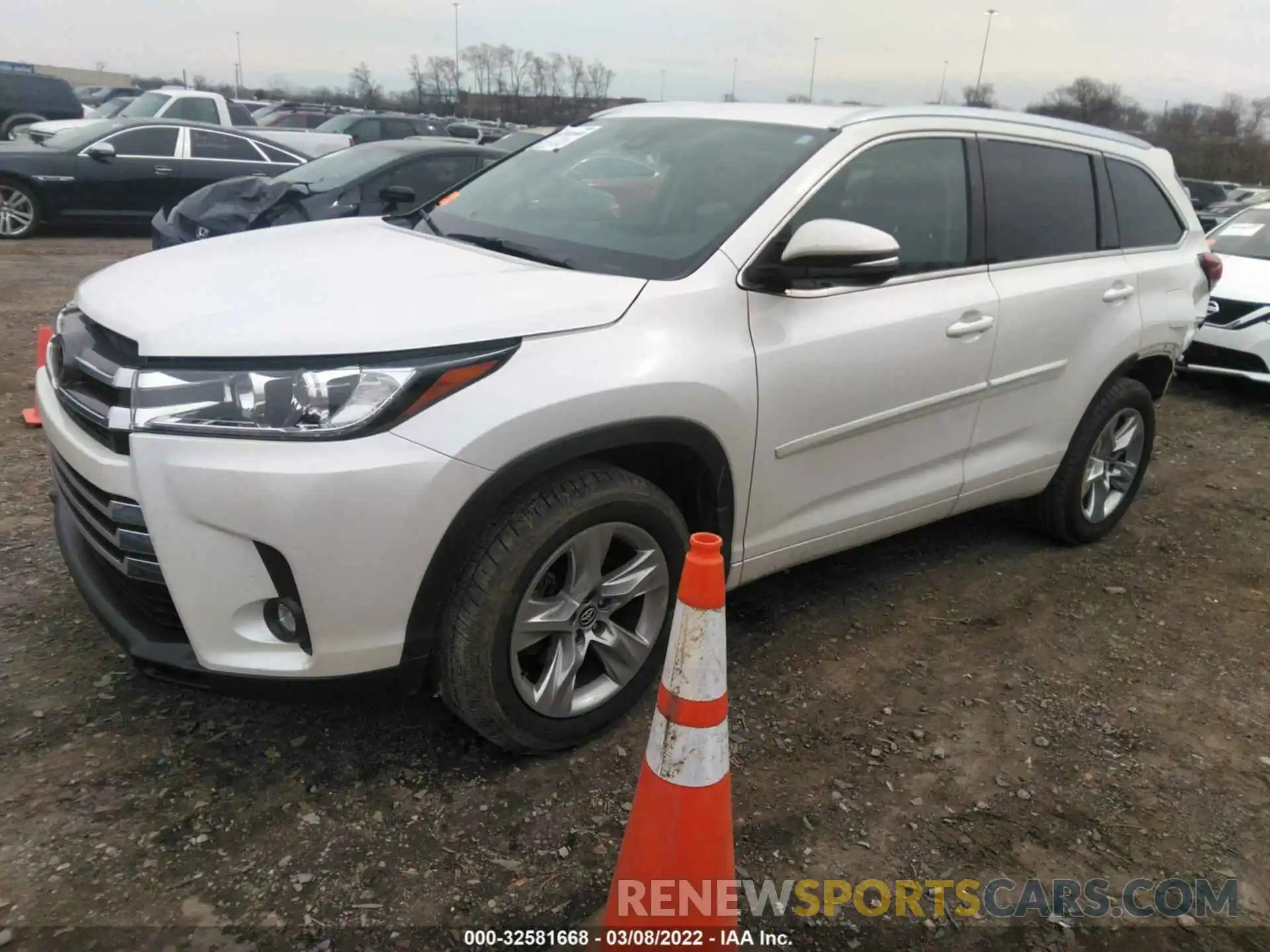 2 Photograph of a damaged car 5TDYZRFH1KS303380 TOYOTA HIGHLANDER 2019