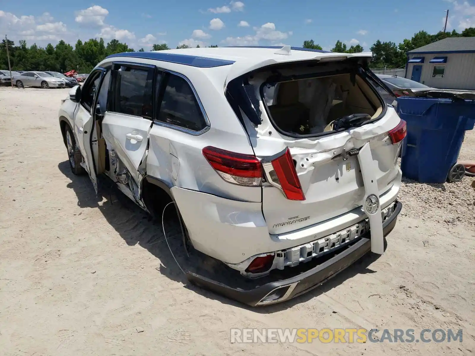 3 Photograph of a damaged car 5TDYZRFH1KS311334 TOYOTA HIGHLANDER 2019