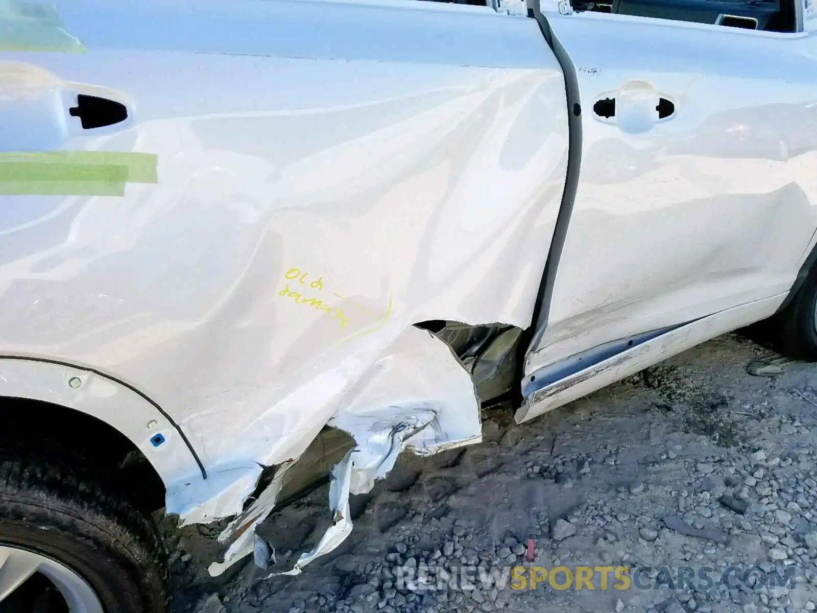 9 Photograph of a damaged car 5TDYZRFH1KS318509 TOYOTA HIGHLANDER 2019