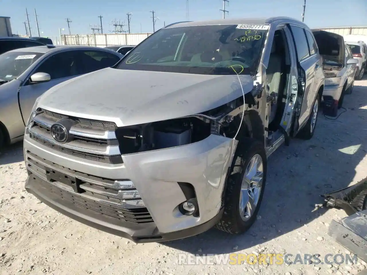 2 Photograph of a damaged car 5TDYZRFH1KS323130 TOYOTA HIGHLANDER 2019