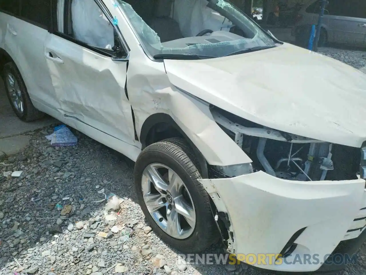 9 Photograph of a damaged car 5TDYZRFH1KS349212 TOYOTA HIGHLANDER 2019