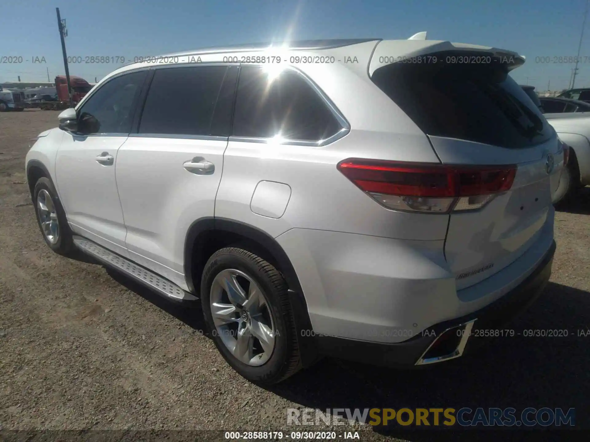 3 Photograph of a damaged car 5TDYZRFH2KS303209 TOYOTA HIGHLANDER 2019