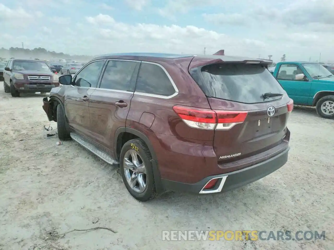 3 Photograph of a damaged car 5TDYZRFH2KS304540 TOYOTA HIGHLANDER 2019