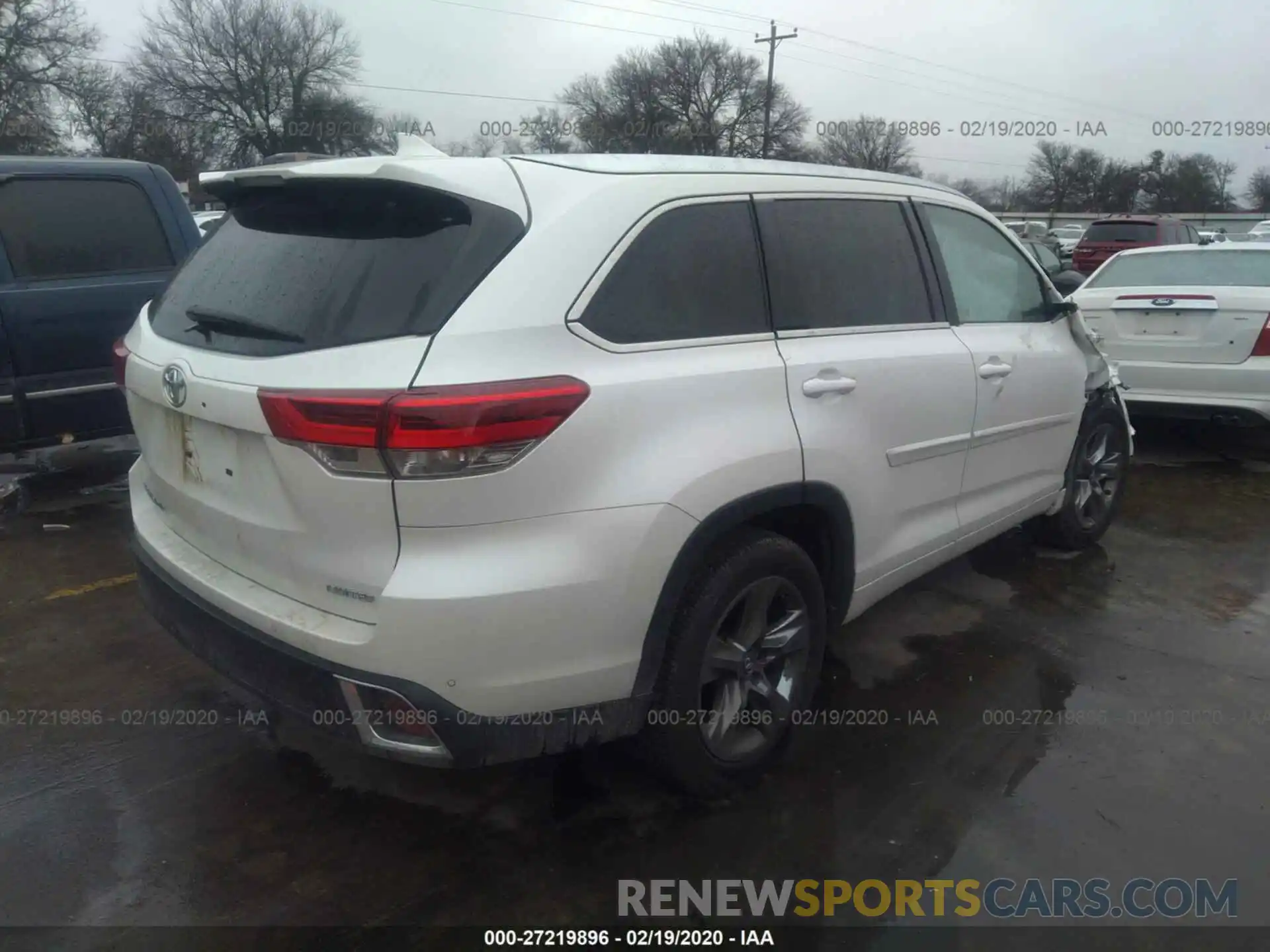 4 Photograph of a damaged car 5TDYZRFH2KS316445 TOYOTA HIGHLANDER 2019