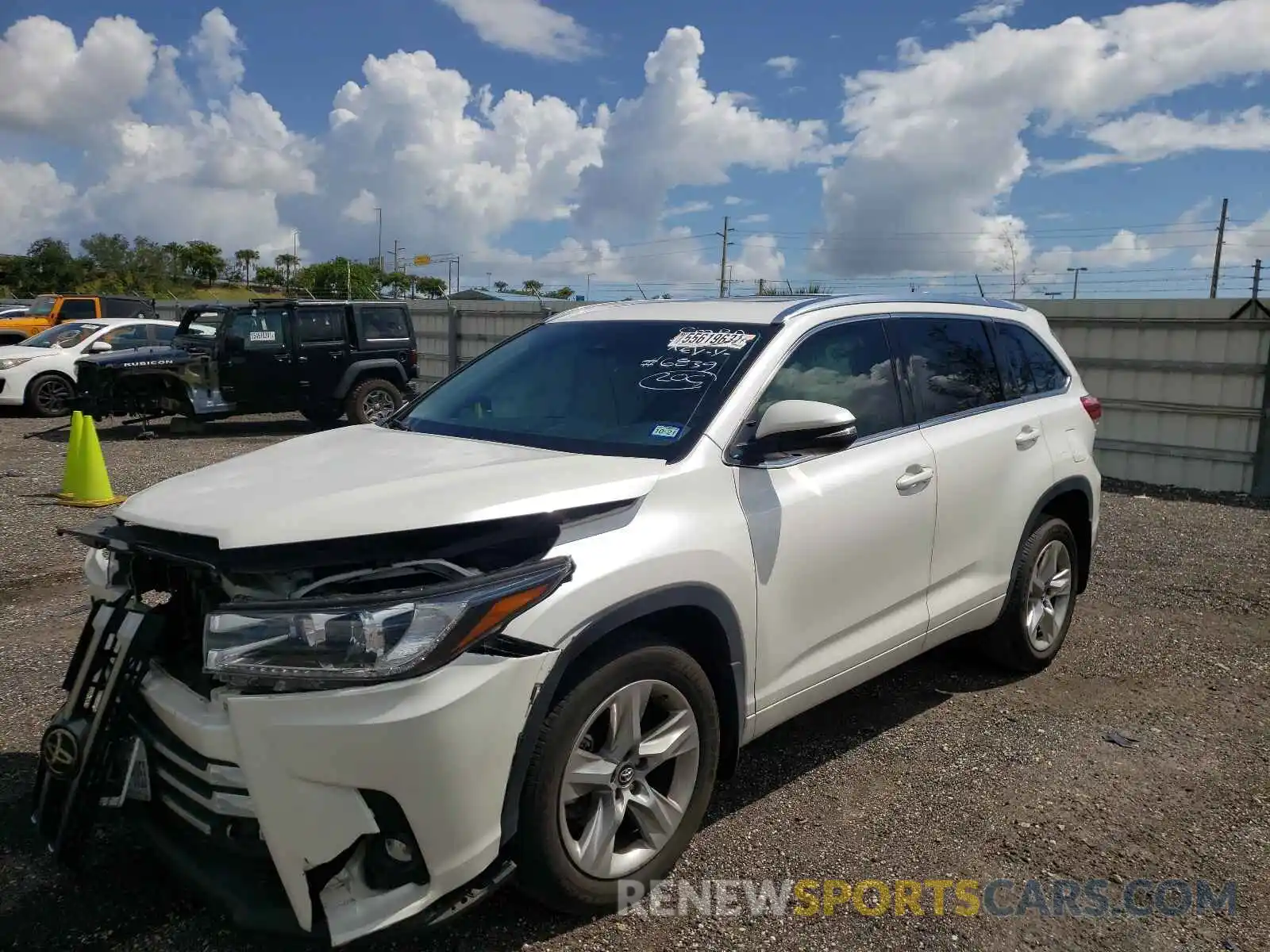 2 Photograph of a damaged car 5TDYZRFH2KS336839 TOYOTA HIGHLANDER 2019