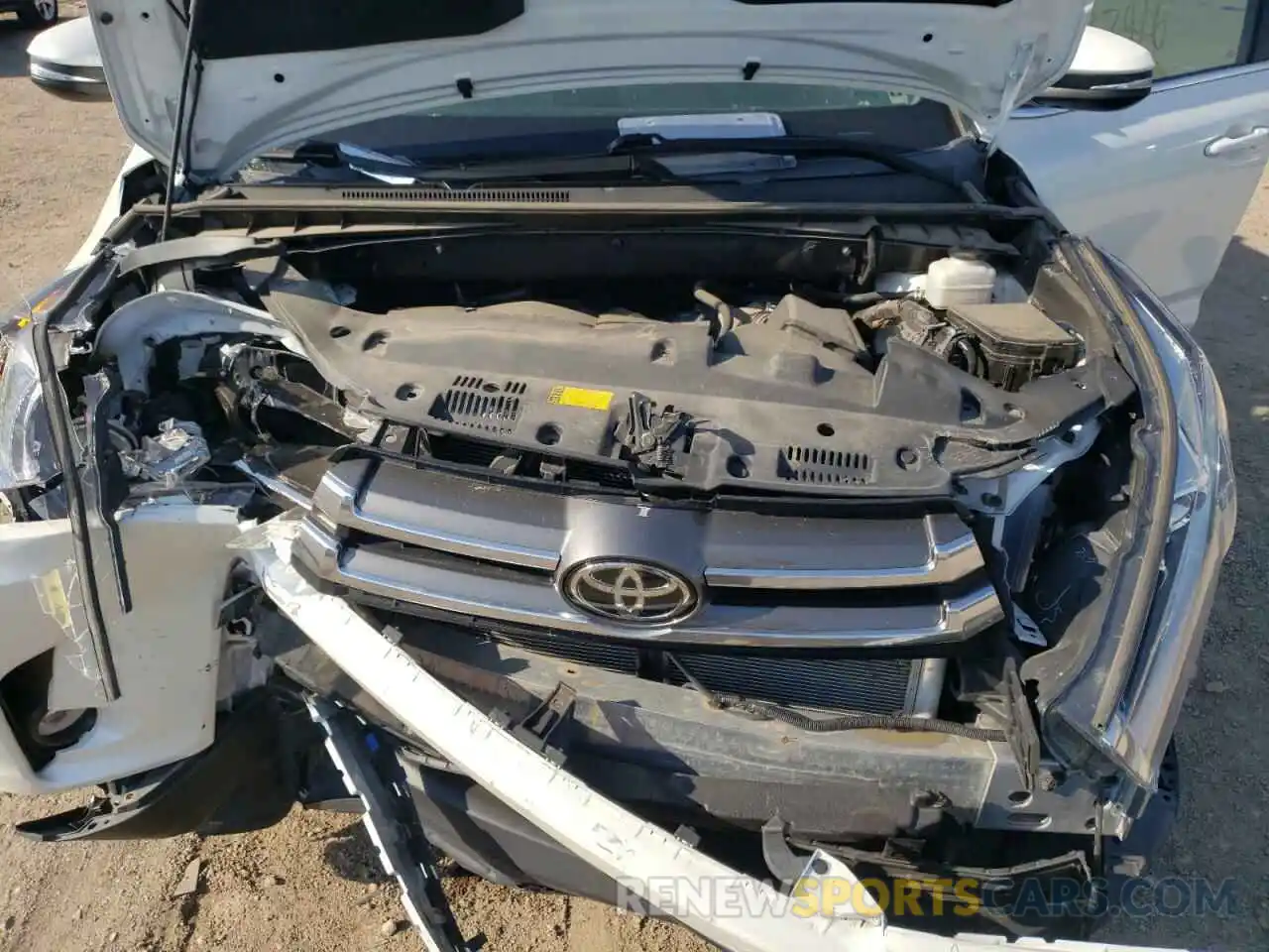 7 Photograph of a damaged car 5TDYZRFH2KS338672 TOYOTA HIGHLANDER 2019