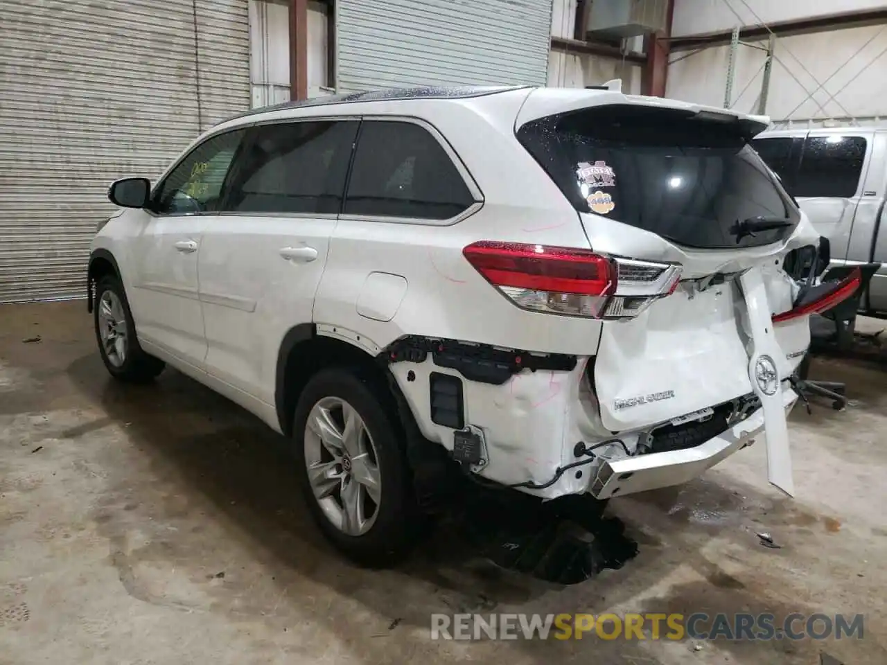 3 Photograph of a damaged car 5TDYZRFH2KS347243 TOYOTA HIGHLANDER 2019