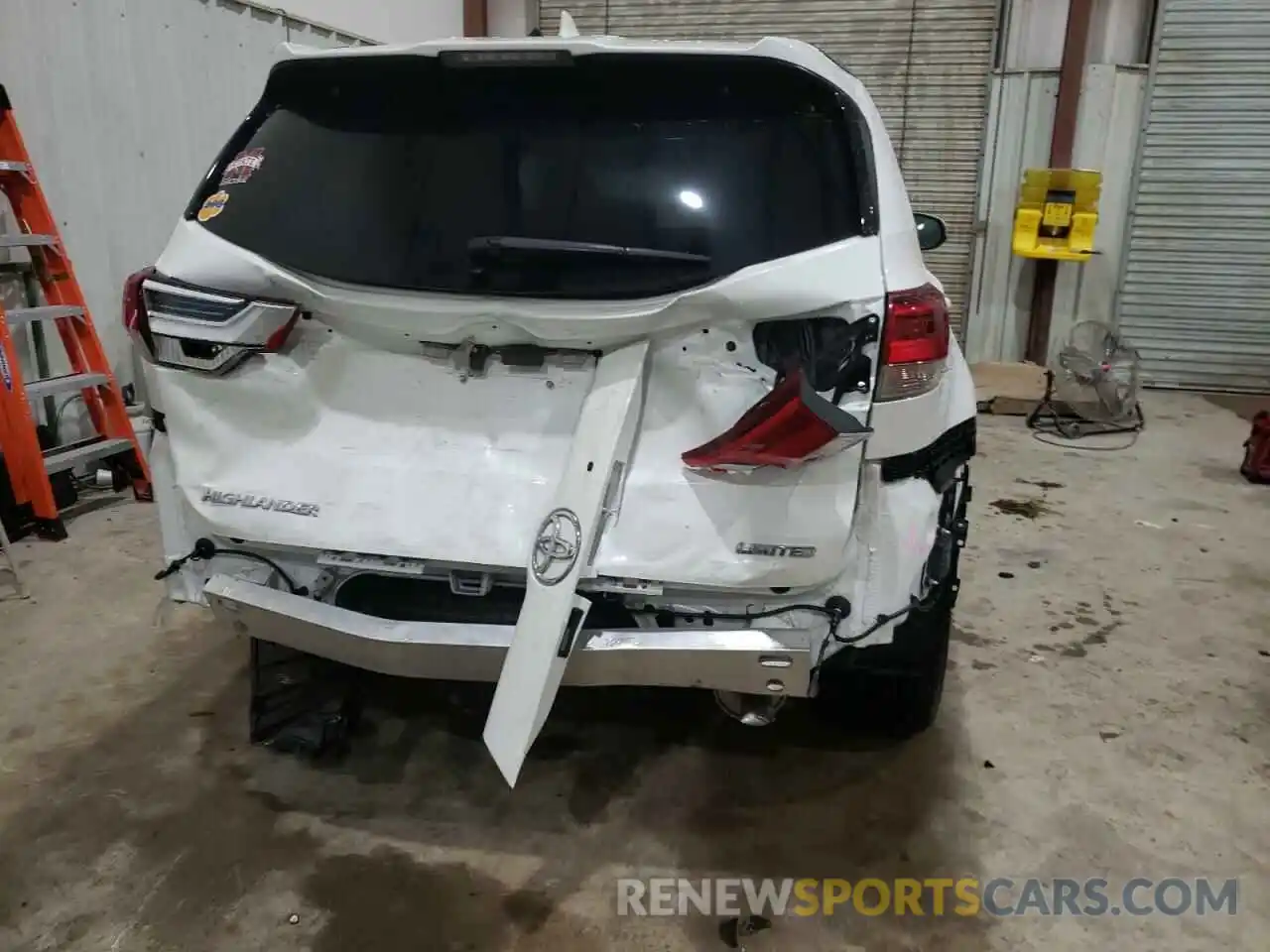 9 Photograph of a damaged car 5TDYZRFH2KS347243 TOYOTA HIGHLANDER 2019