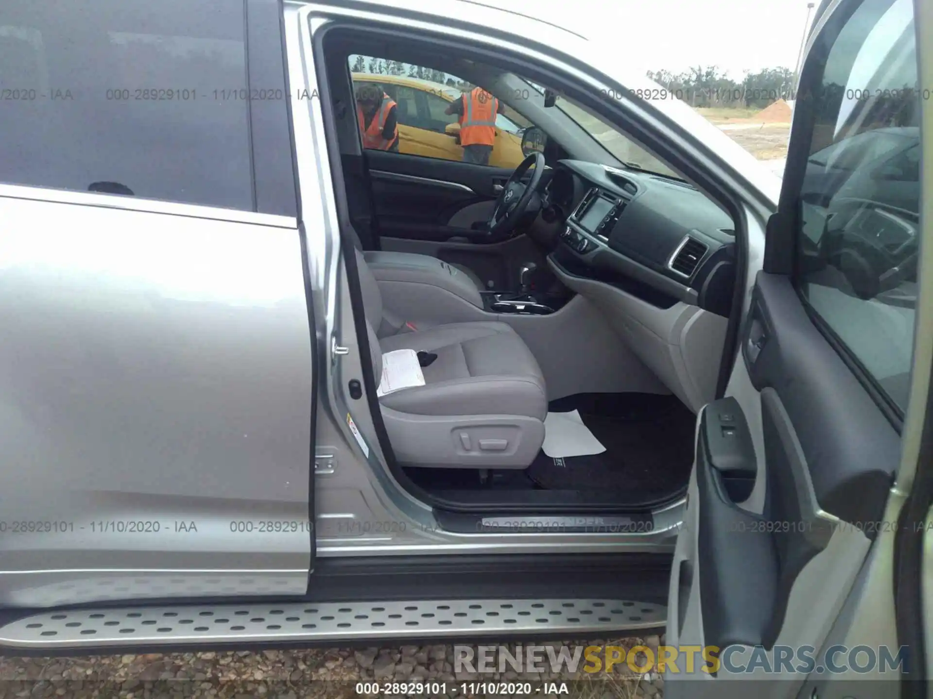 5 Photograph of a damaged car 5TDYZRFH3KS292284 TOYOTA HIGHLANDER 2019