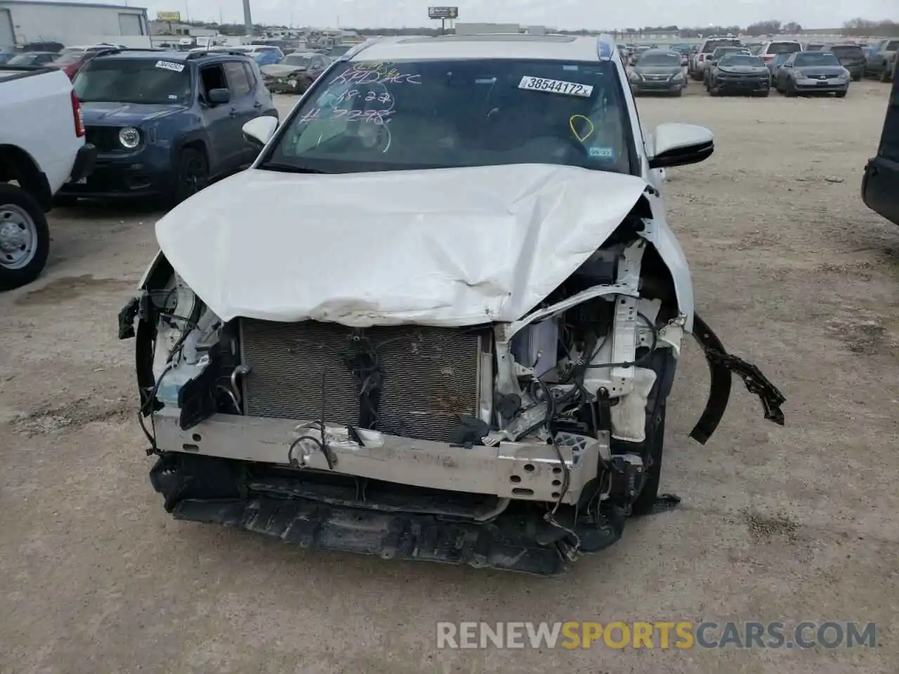 9 Photograph of a damaged car 5TDYZRFH3KS292298 TOYOTA HIGHLANDER 2019