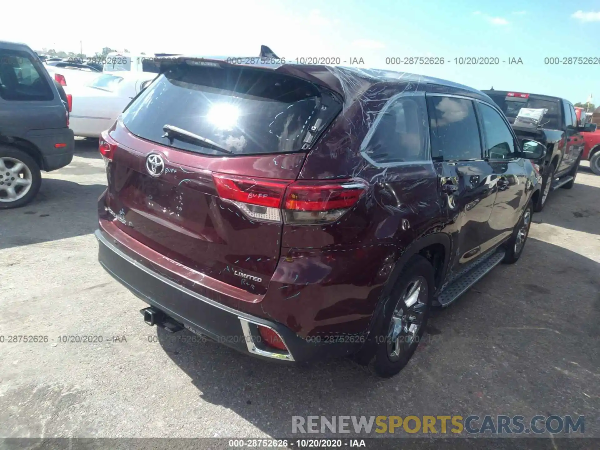 4 Photograph of a damaged car 5TDYZRFH3KS292902 TOYOTA HIGHLANDER 2019