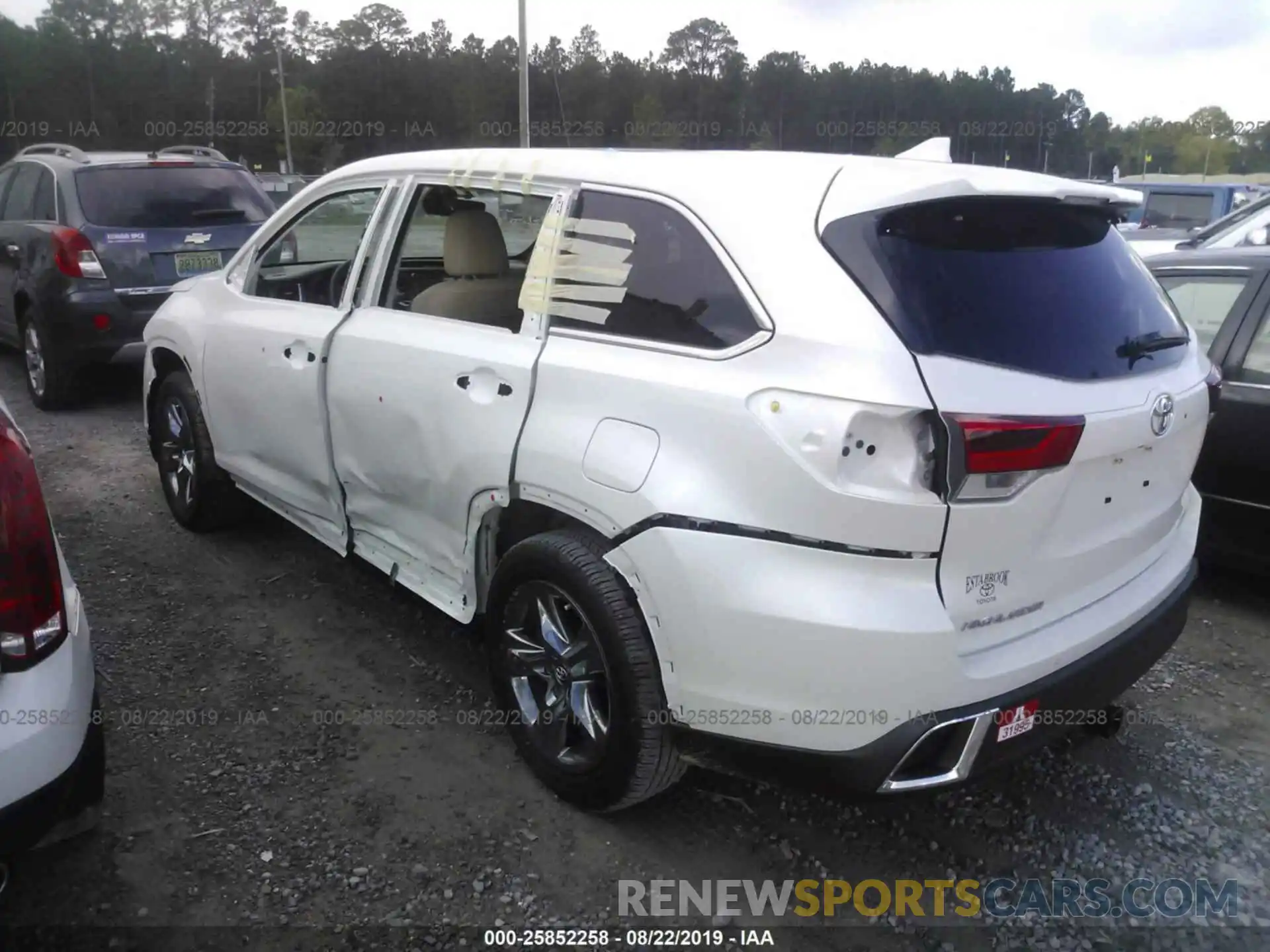 3 Photograph of a damaged car 5TDYZRFH3KS295492 TOYOTA HIGHLANDER 2019