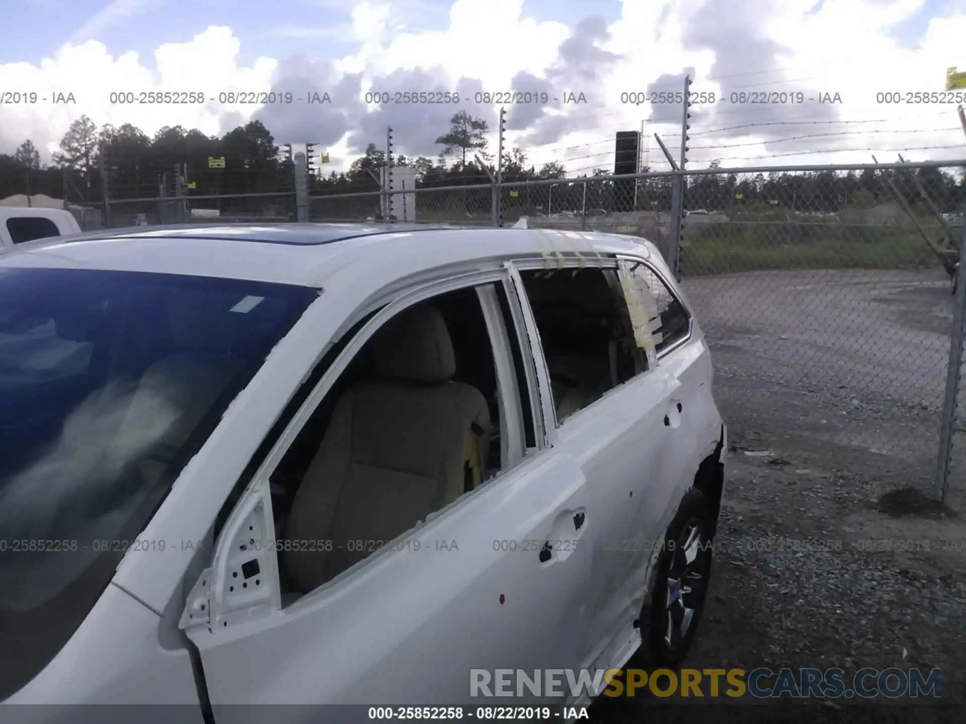 6 Photograph of a damaged car 5TDYZRFH3KS295492 TOYOTA HIGHLANDER 2019