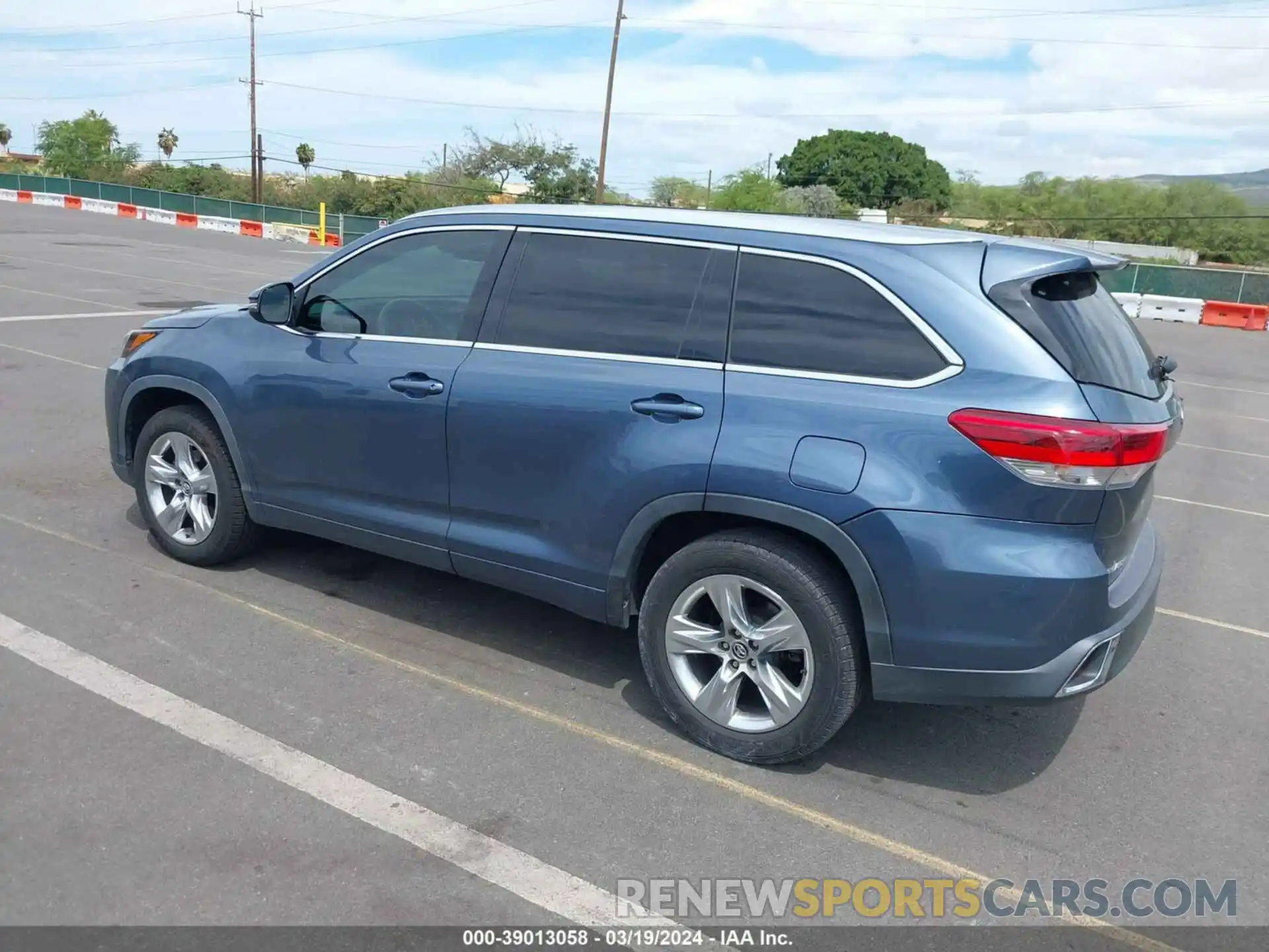 3 Photograph of a damaged car 5TDYZRFH3KS301078 TOYOTA HIGHLANDER 2019