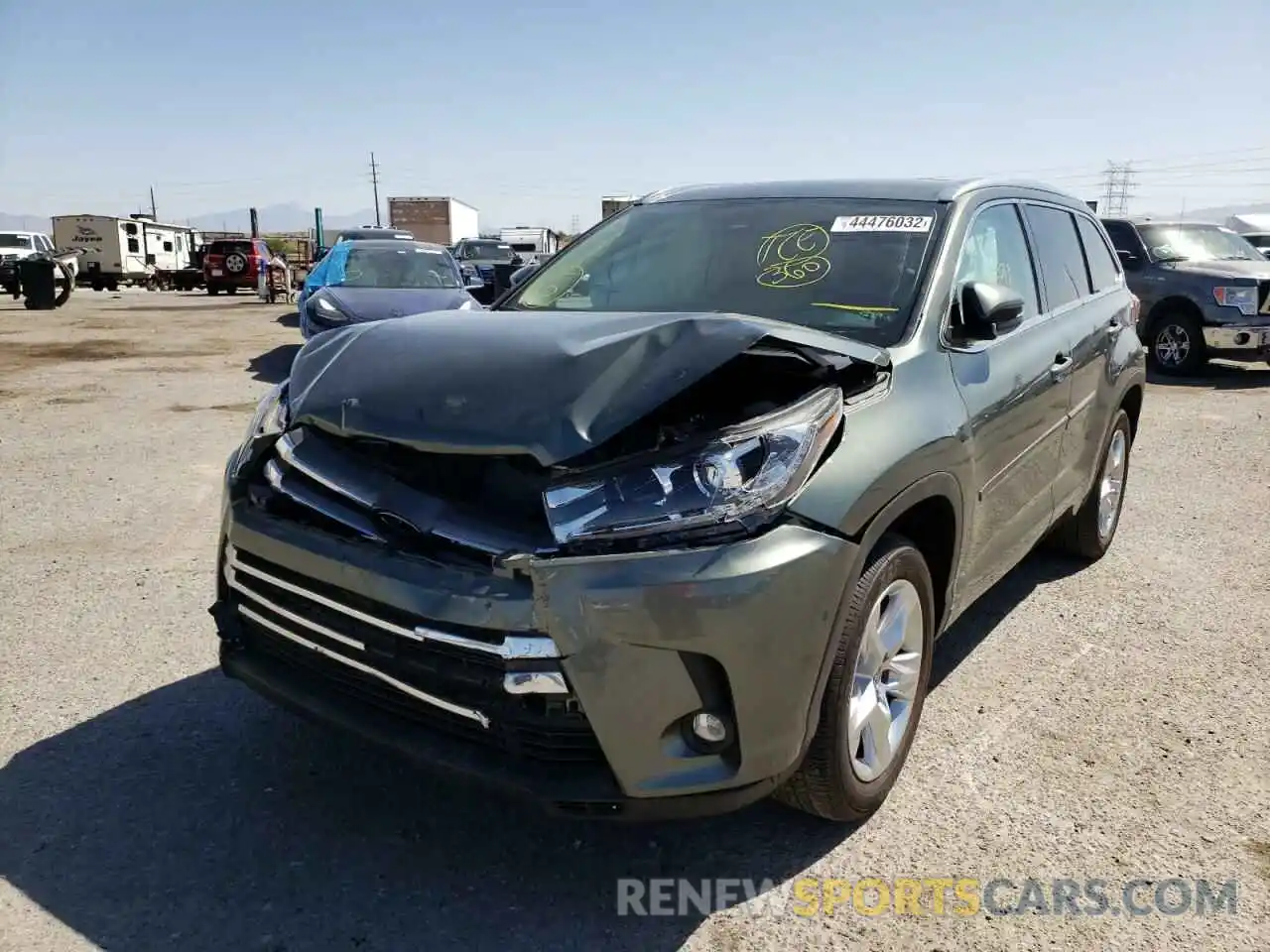 2 Photograph of a damaged car 5TDYZRFH3KS305843 TOYOTA HIGHLANDER 2019