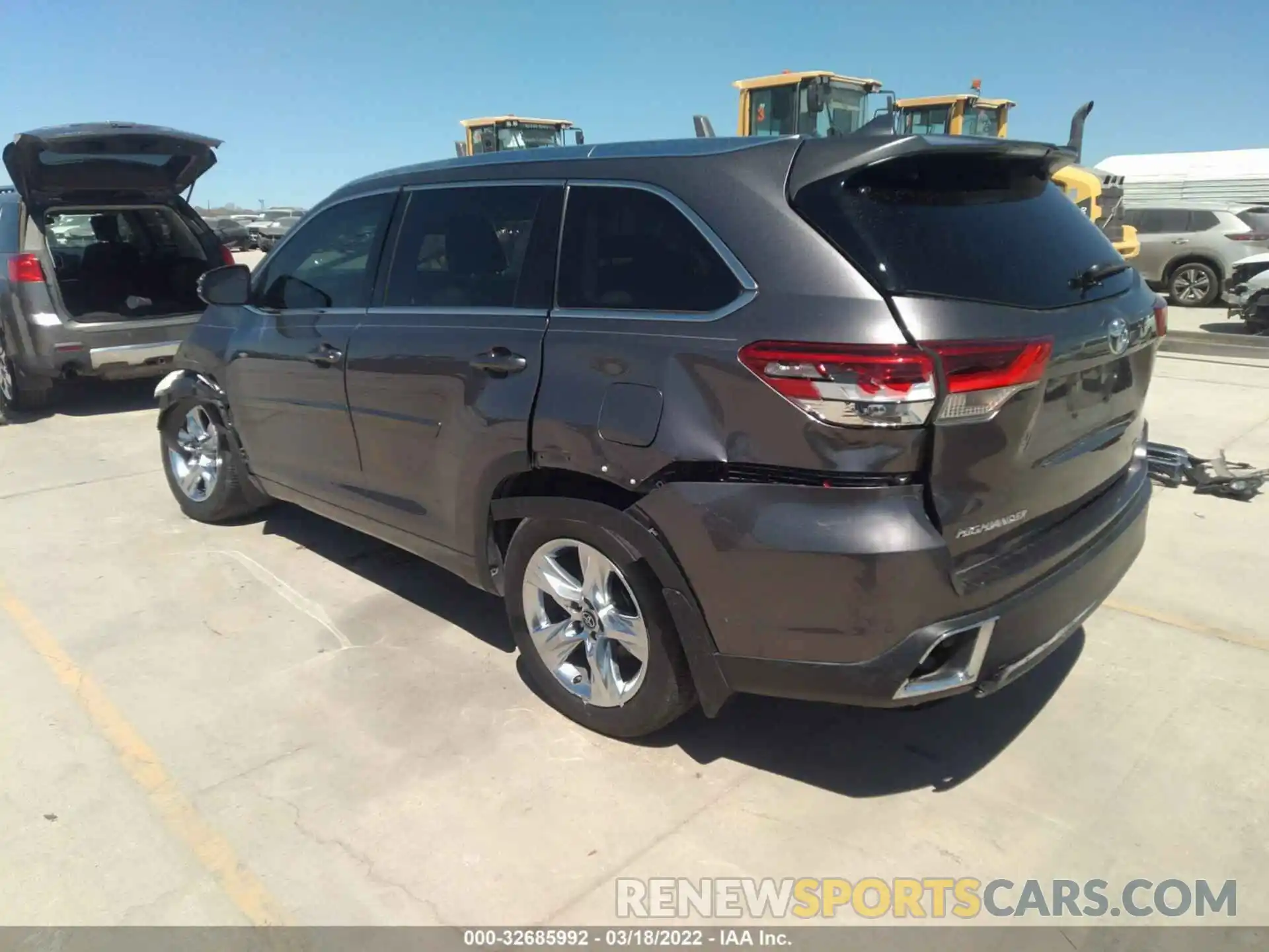 3 Photograph of a damaged car 5TDYZRFH3KS309262 TOYOTA HIGHLANDER 2019