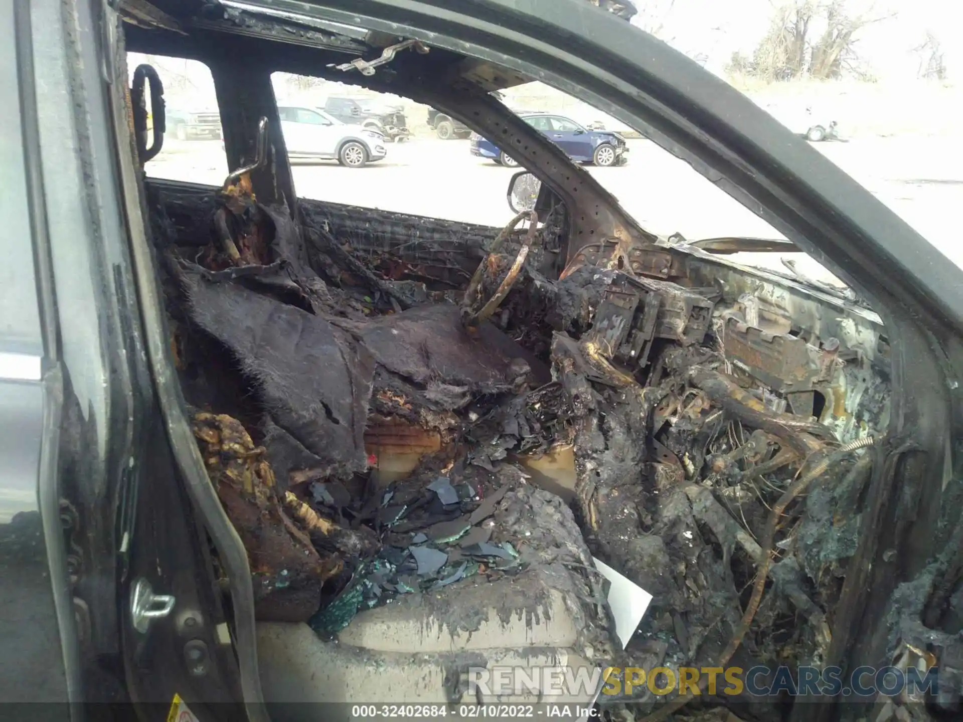 5 Photograph of a damaged car 5TDYZRFH3KS323050 TOYOTA HIGHLANDER 2019