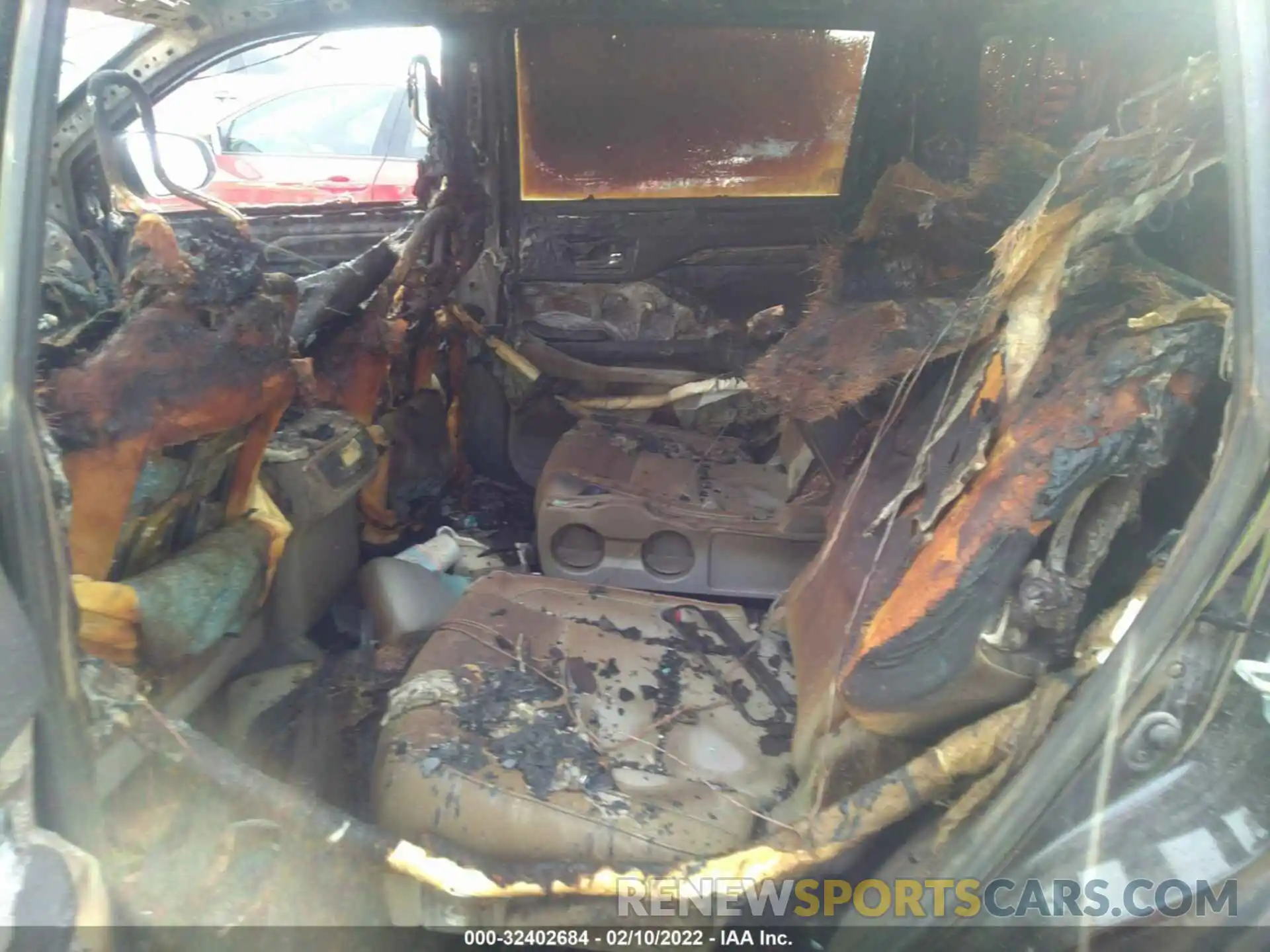 8 Photograph of a damaged car 5TDYZRFH3KS323050 TOYOTA HIGHLANDER 2019