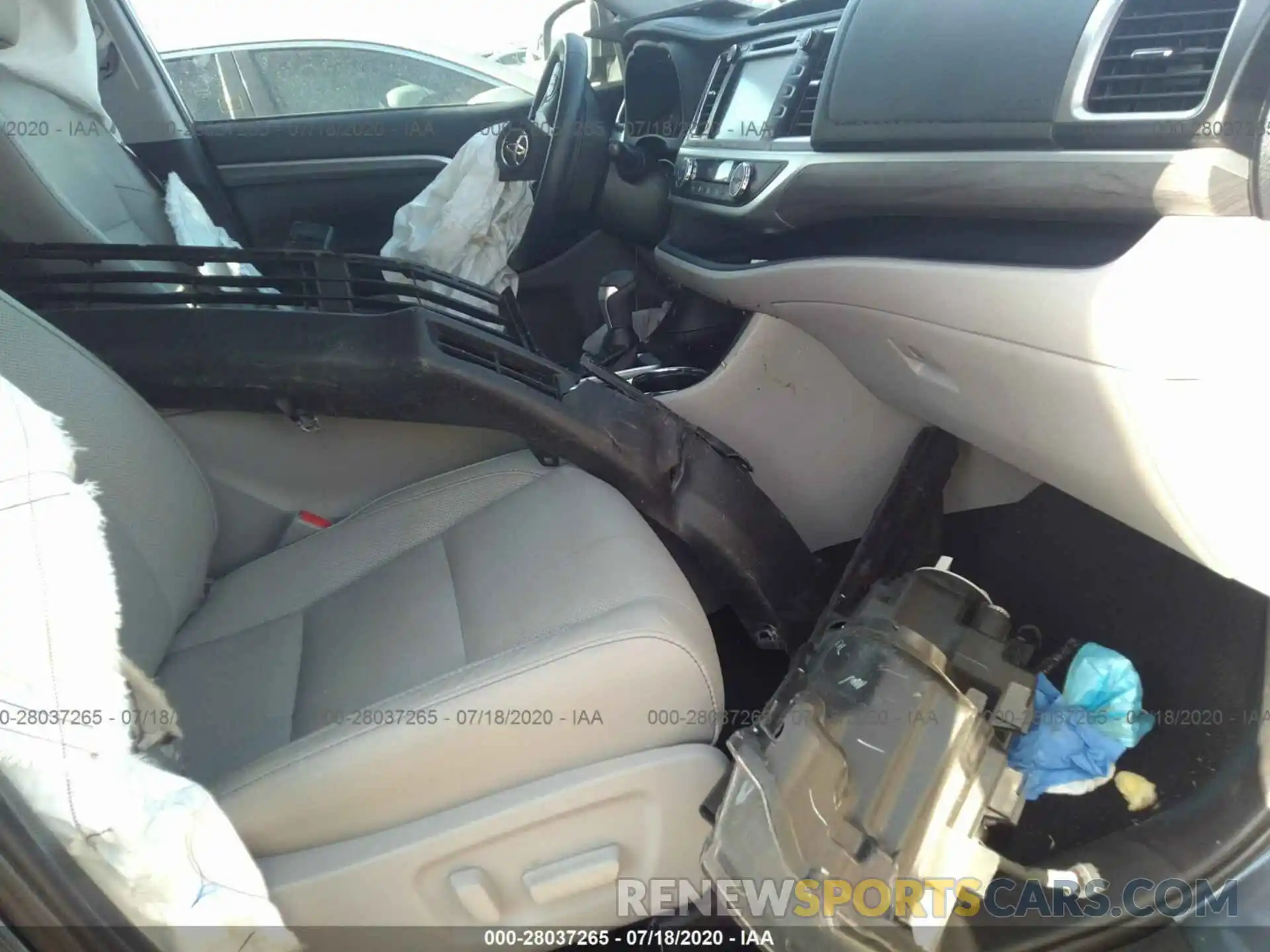 5 Photograph of a damaged car 5TDYZRFH3KS368909 TOYOTA HIGHLANDER 2019