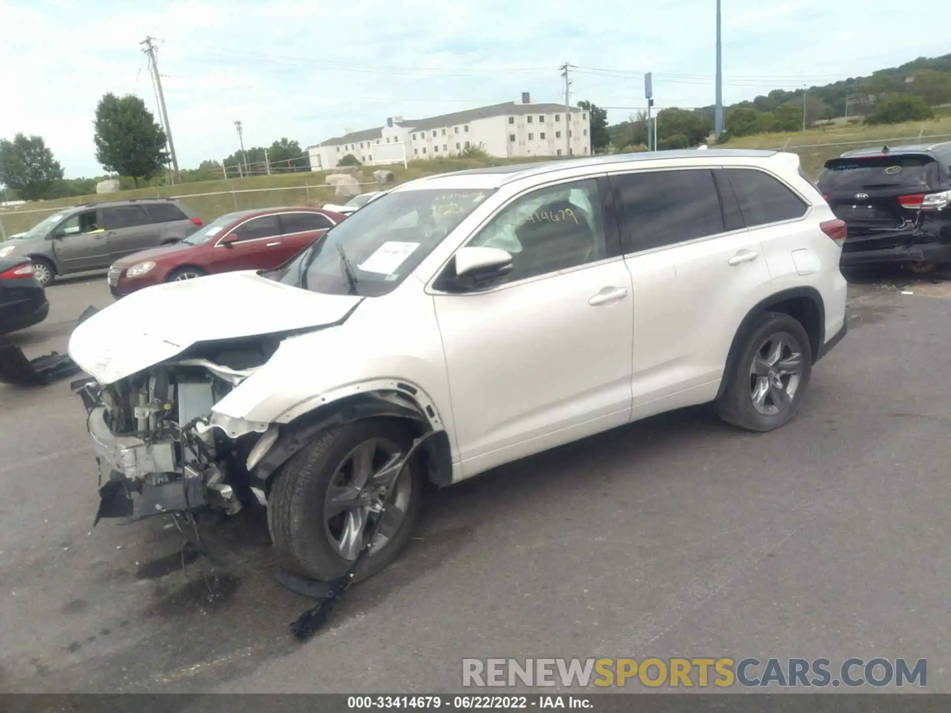 2 Photograph of a damaged car 5TDYZRFH4KS293069 TOYOTA HIGHLANDER 2019