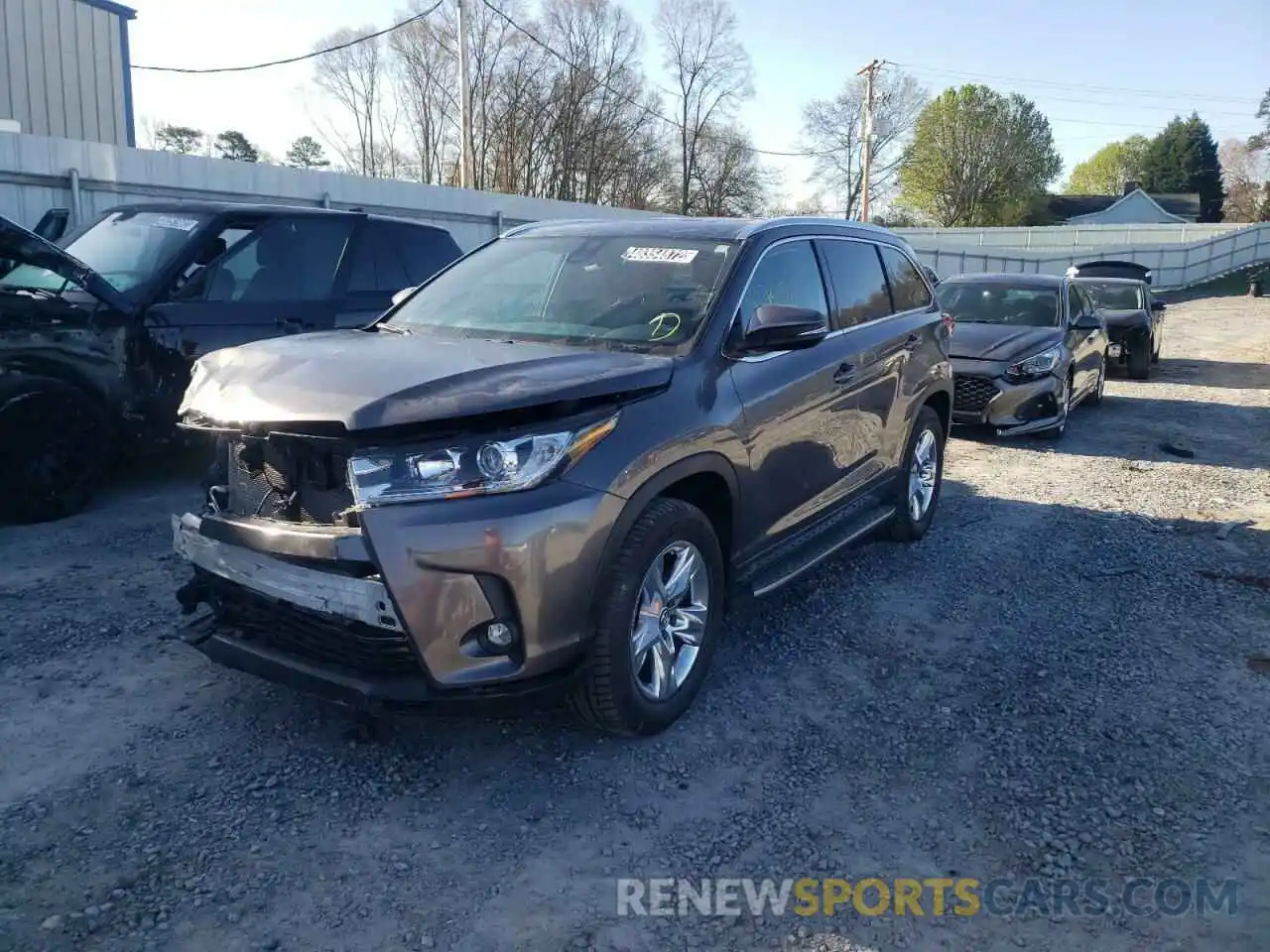 2 Photograph of a damaged car 5TDYZRFH4KS298899 TOYOTA HIGHLANDER 2019