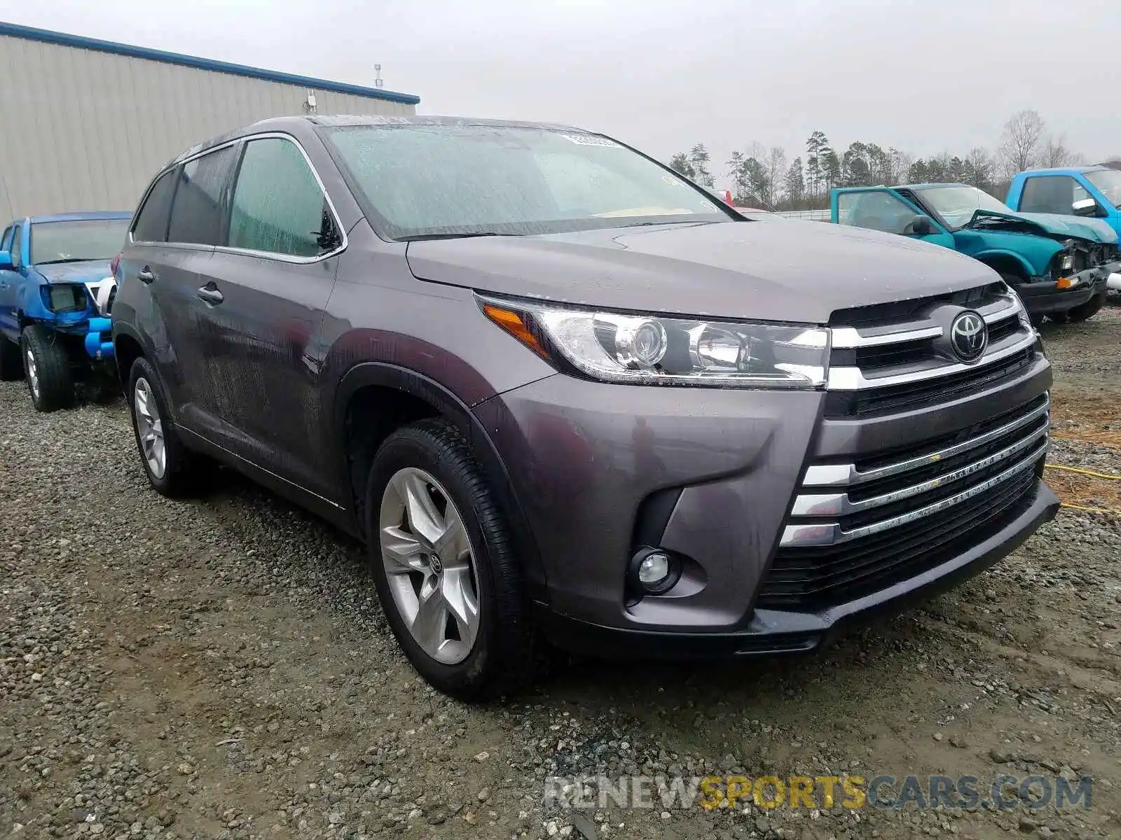 1 Photograph of a damaged car 5TDYZRFH4KS309884 TOYOTA HIGHLANDER 2019