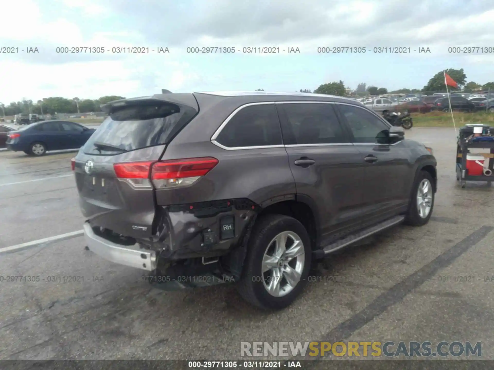 4 Фотография поврежденного автомобиля 5TDYZRFH4KS312395 TOYOTA HIGHLANDER 2019