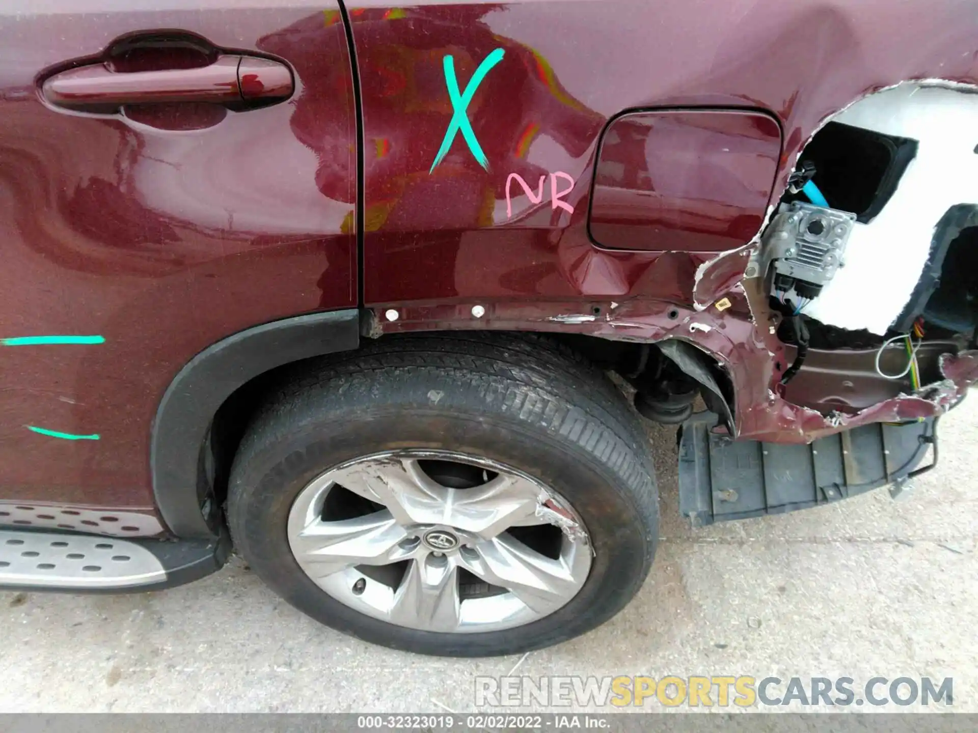 13 Photograph of a damaged car 5TDYZRFH4KS333201 TOYOTA HIGHLANDER 2019