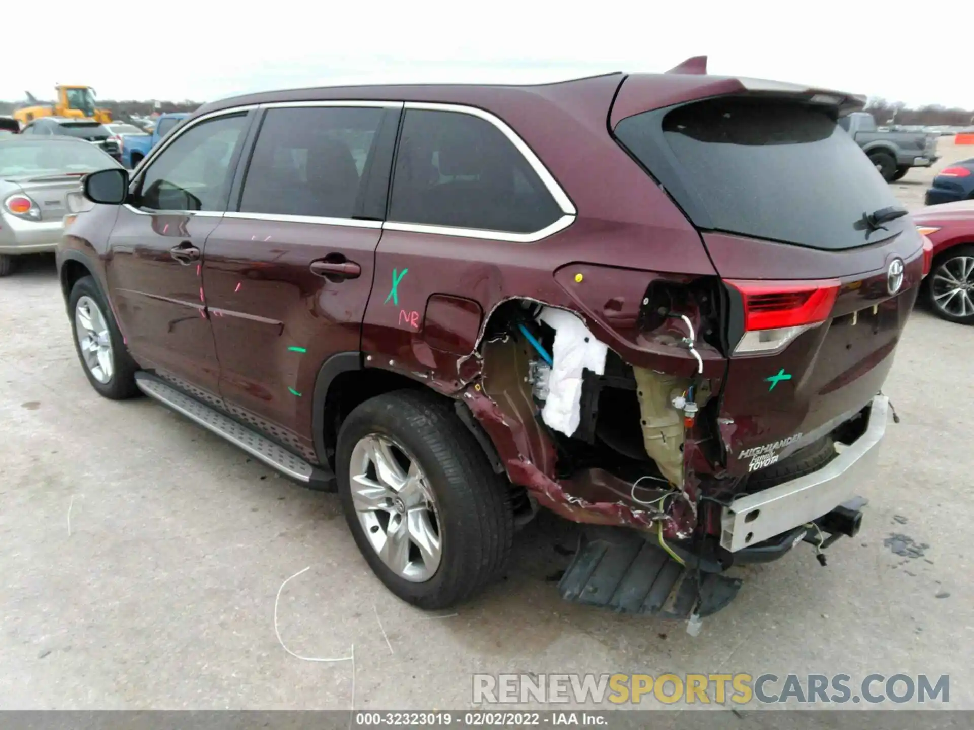 3 Photograph of a damaged car 5TDYZRFH4KS333201 TOYOTA HIGHLANDER 2019