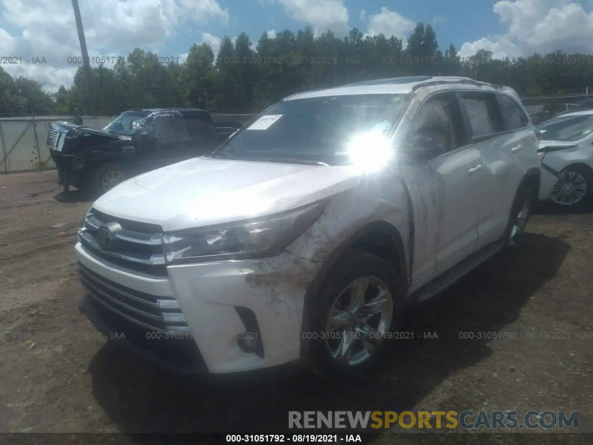 2 Photograph of a damaged car 5TDYZRFH4KS333991 TOYOTA HIGHLANDER 2019