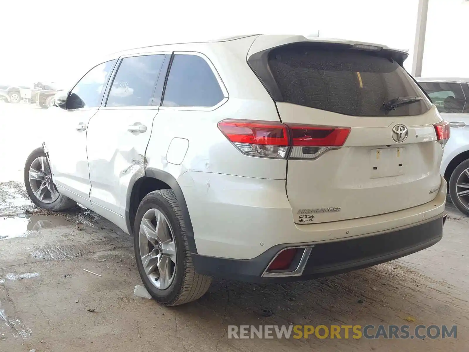 3 Photograph of a damaged car 5TDYZRFH5KS291959 TOYOTA HIGHLANDER 2019