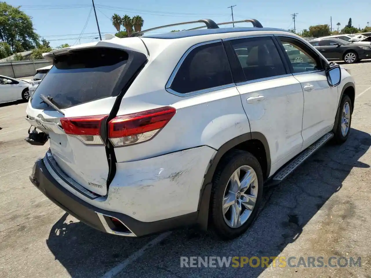 4 Photograph of a damaged car 5TDYZRFH5KS294022 TOYOTA HIGHLANDER 2019