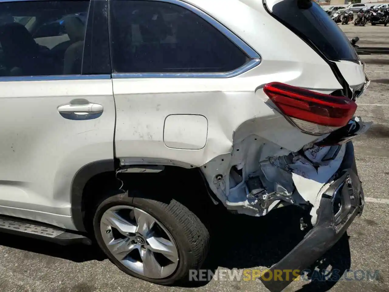 9 Photograph of a damaged car 5TDYZRFH5KS294022 TOYOTA HIGHLANDER 2019