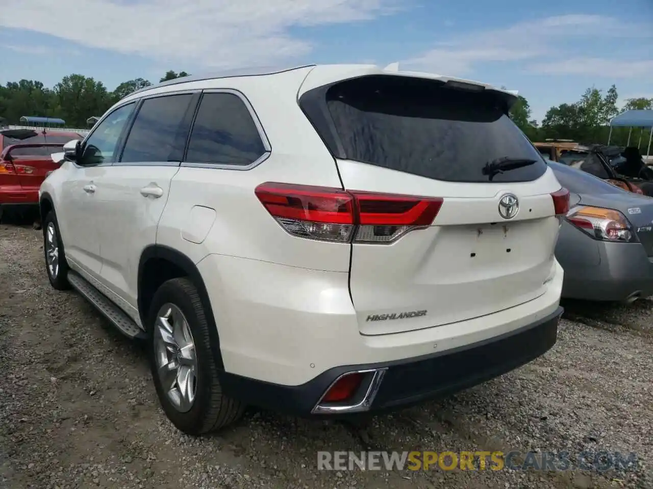 3 Photograph of a damaged car 5TDYZRFH5KS295185 TOYOTA HIGHLANDER 2019