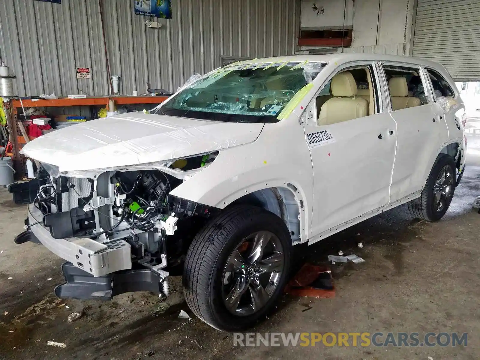 2 Photograph of a damaged car 5TDYZRFH5KS297700 TOYOTA HIGHLANDER 2019